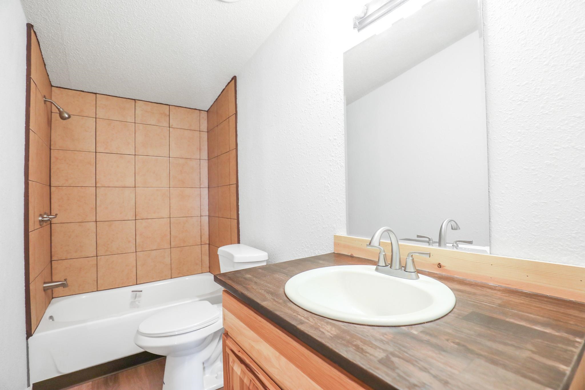 832 Travis CT
