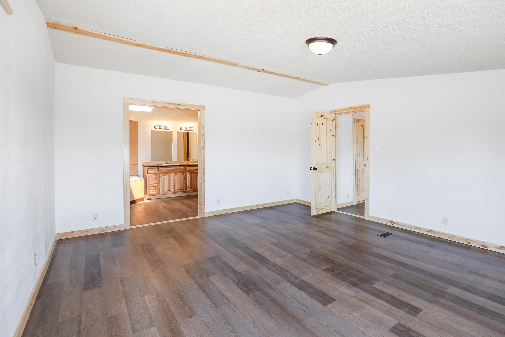 832 Travis CT