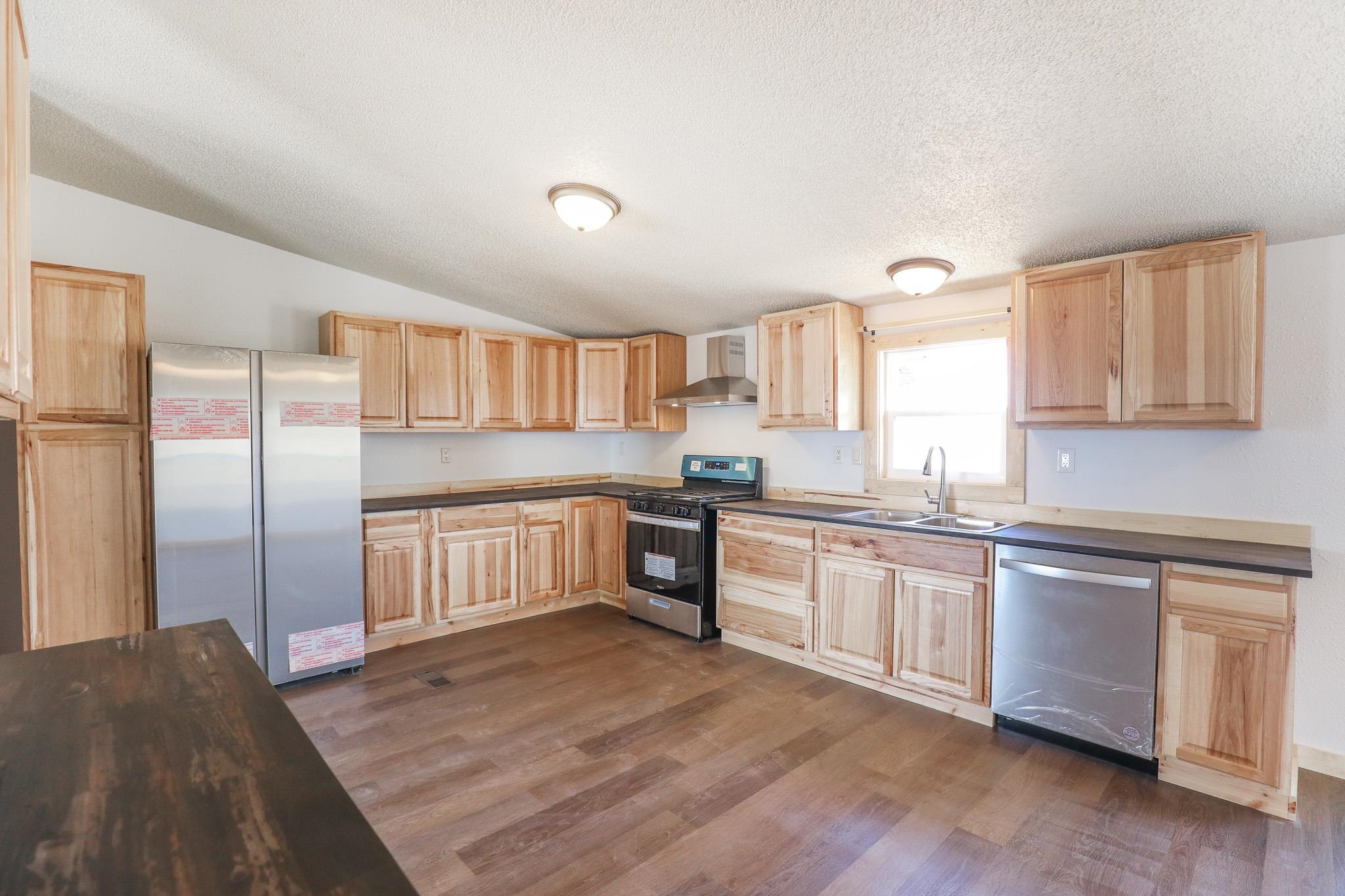 832 Travis CT