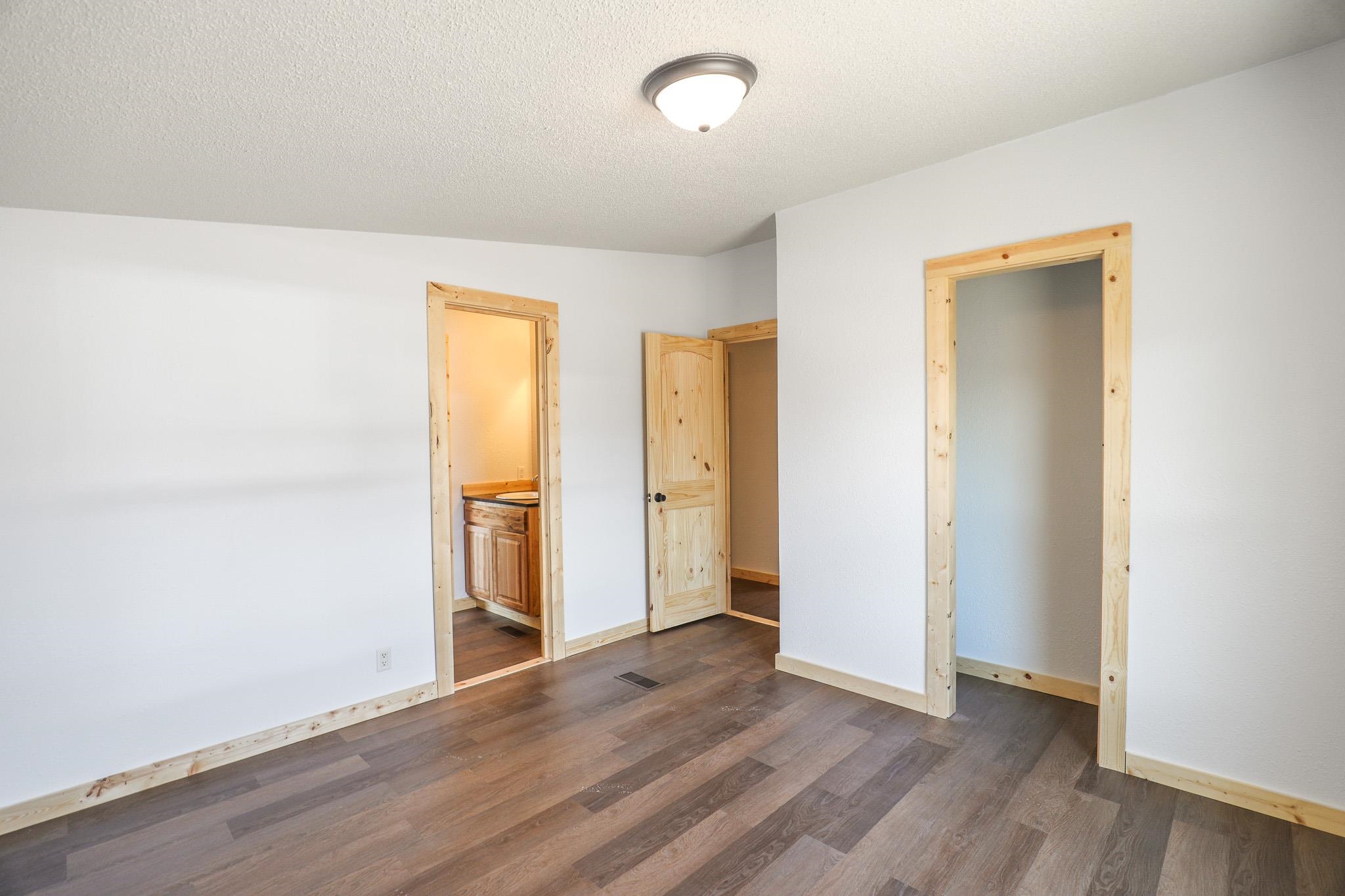 832 Travis CT