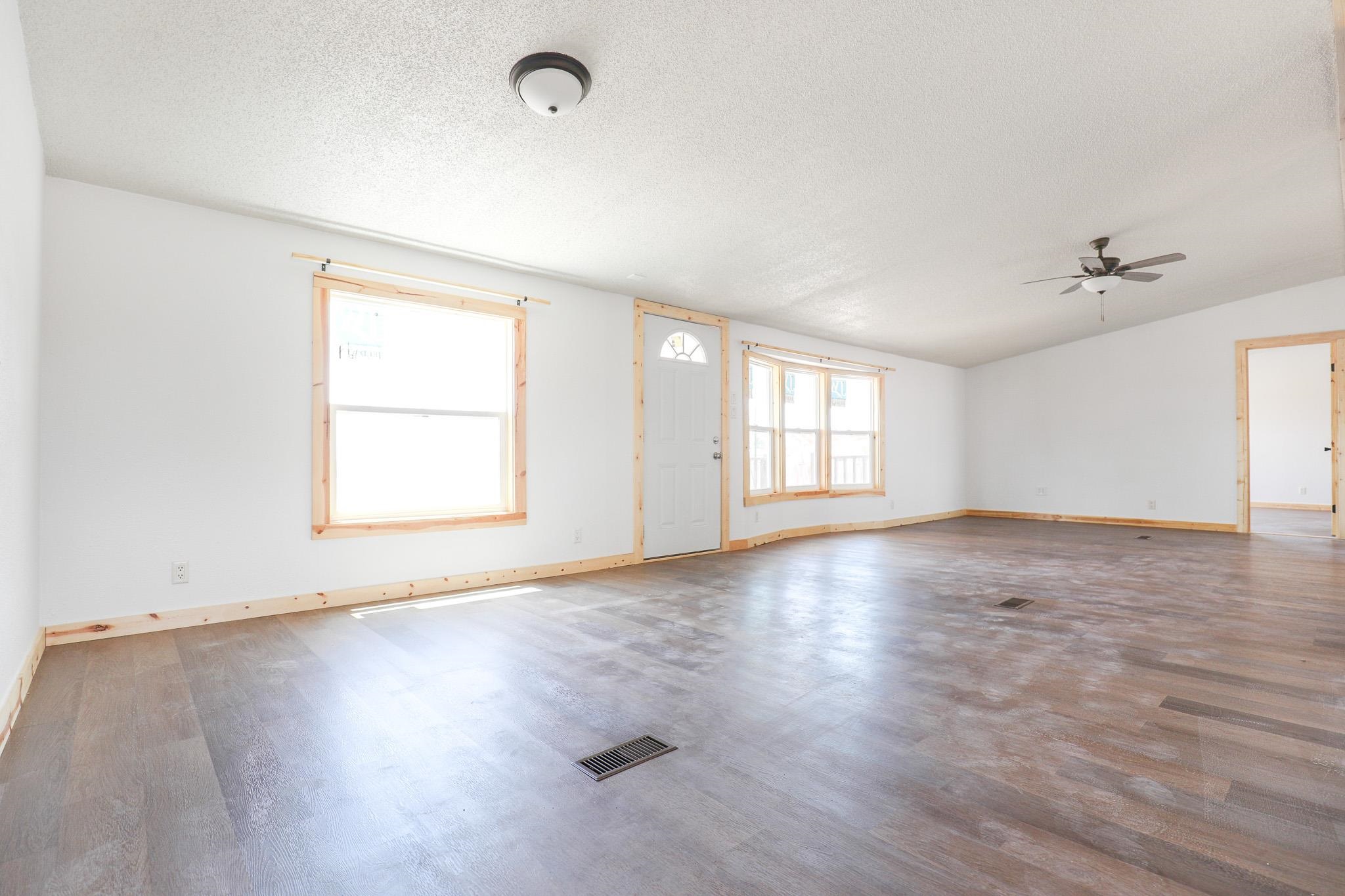 832 Travis CT