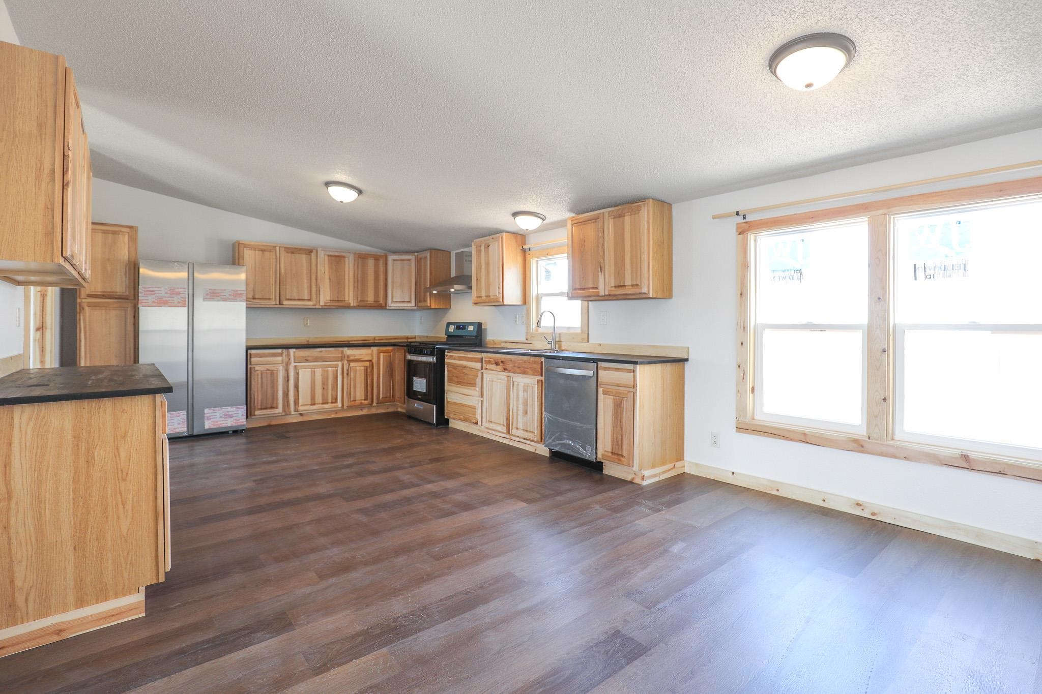 832 Travis CT