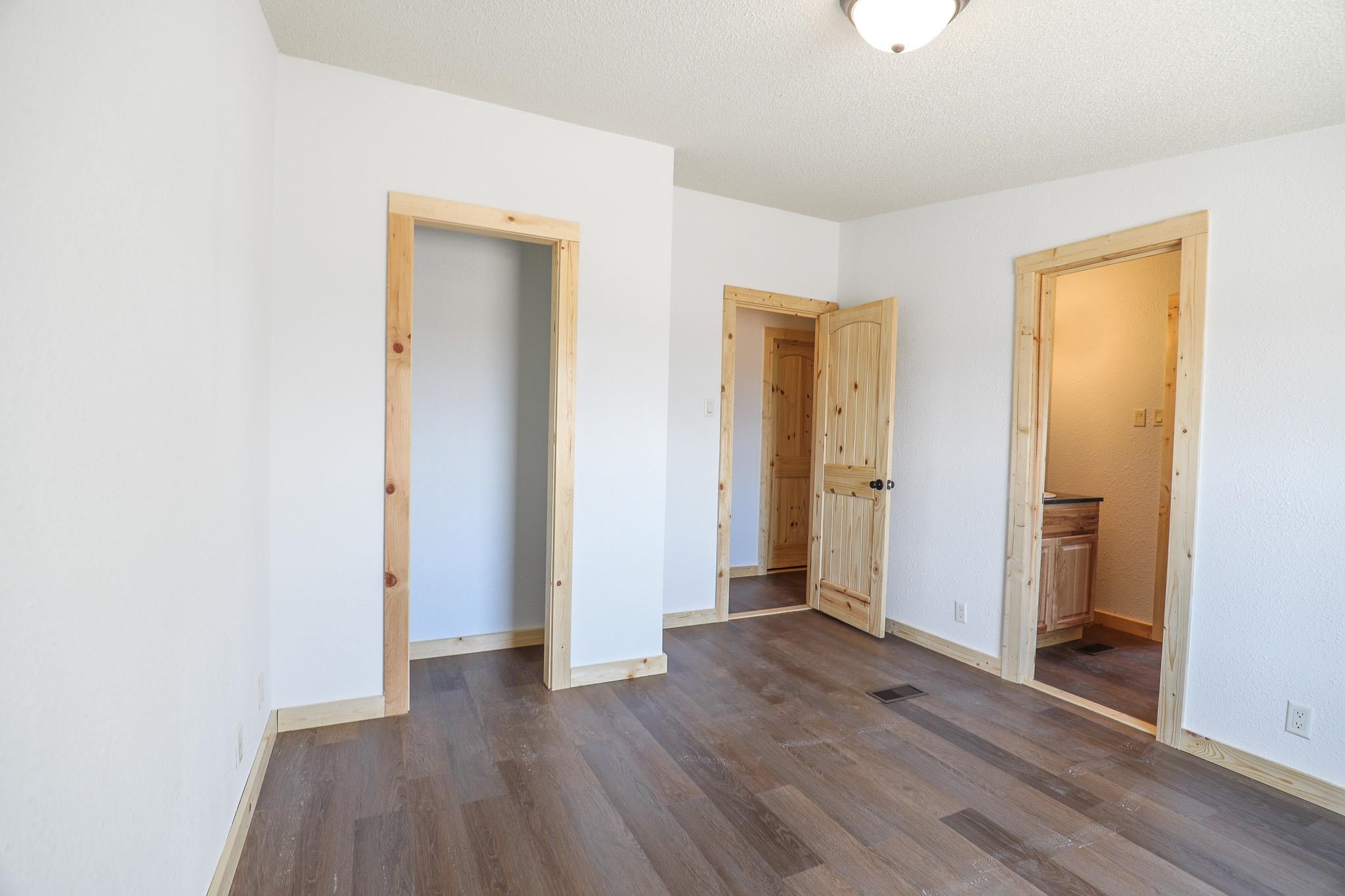 832 Travis CT