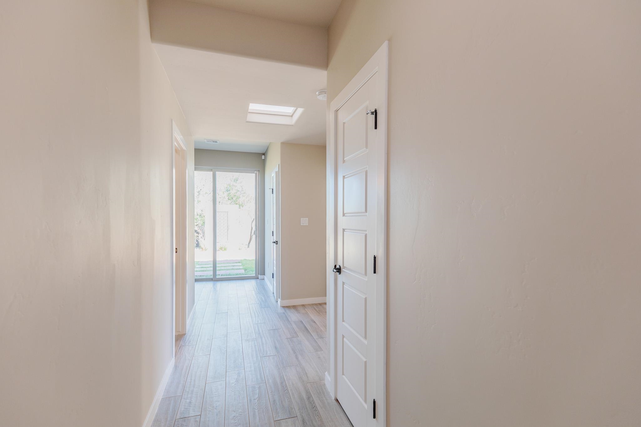 944 Acacia Ave
