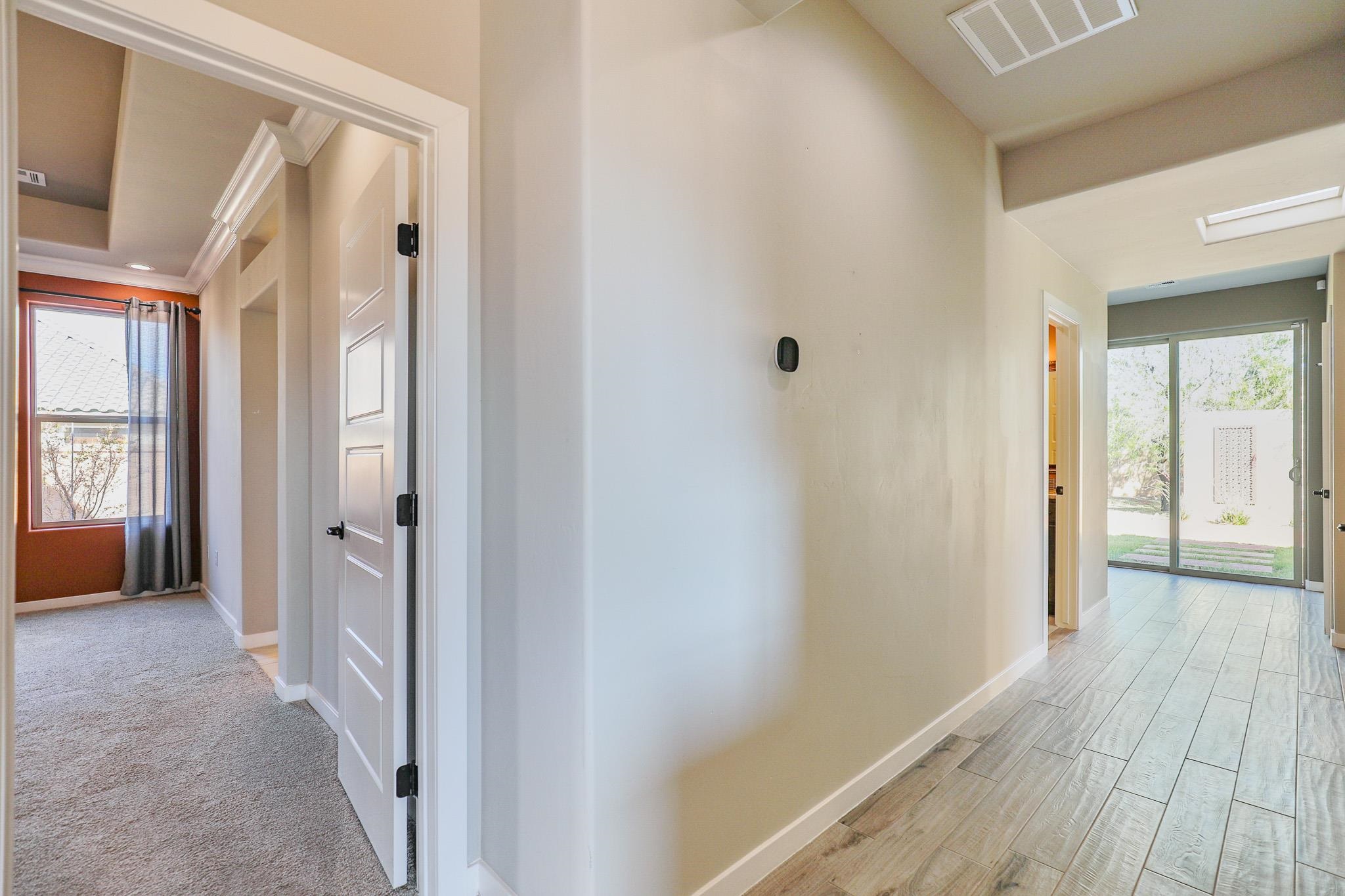 944 Acacia Ave
