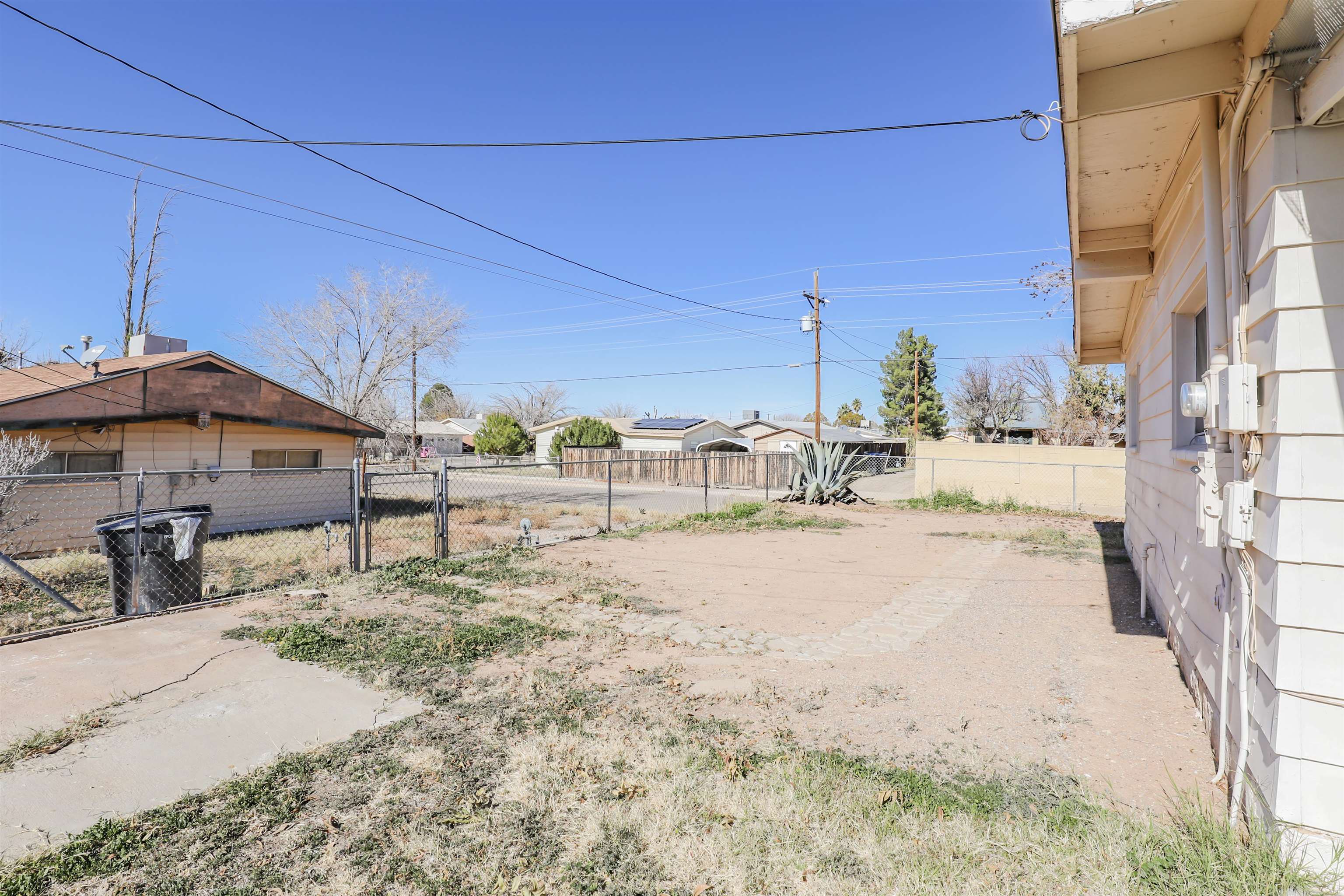 2311 Baylor AVE