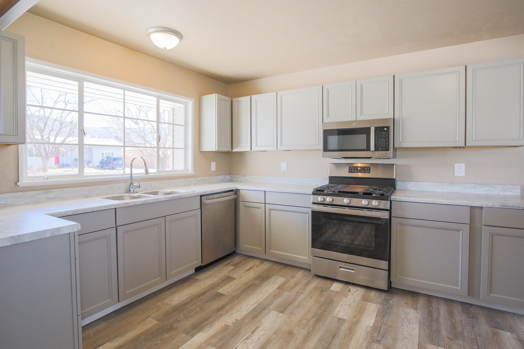 1005 Juniper DR