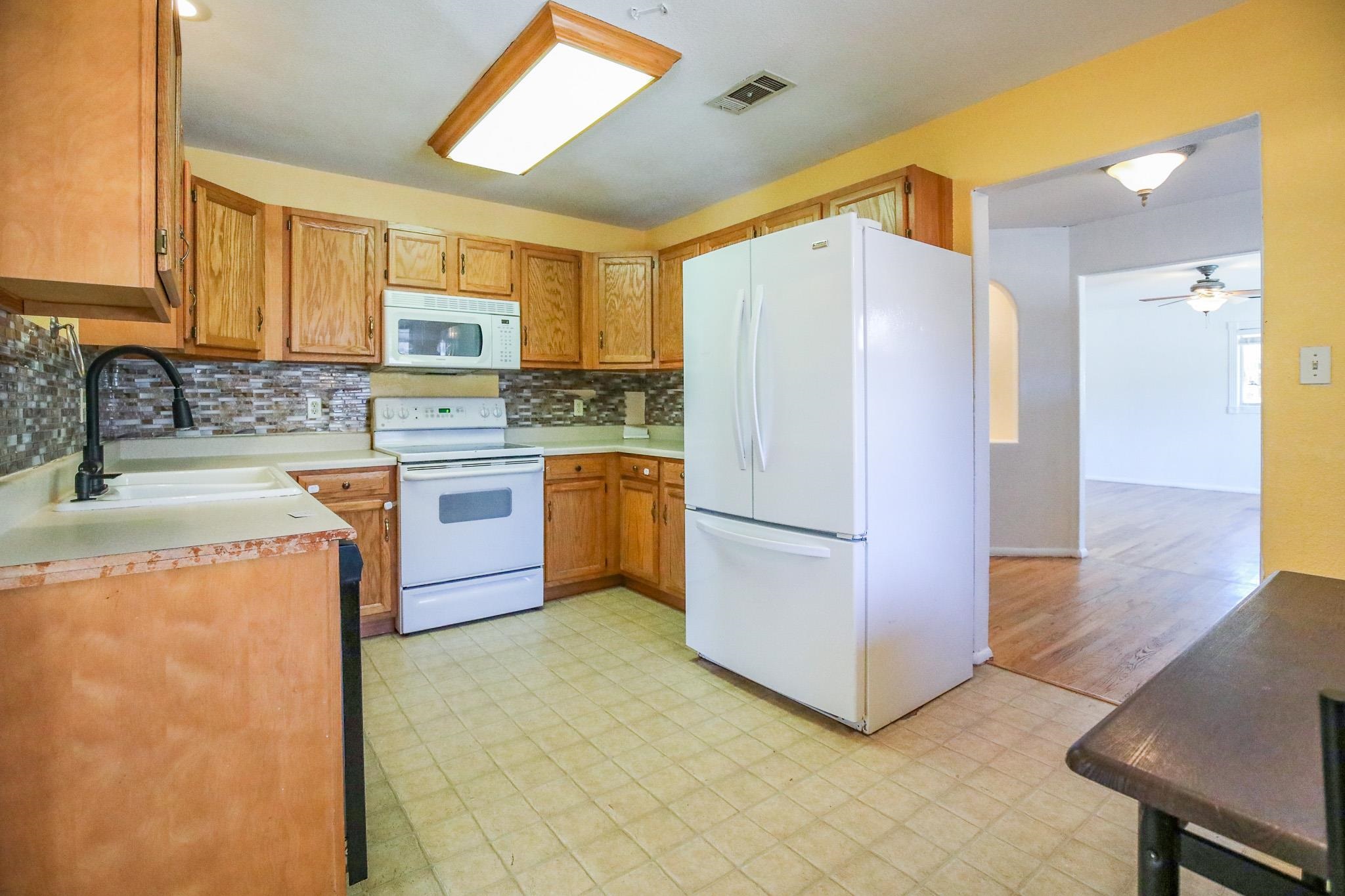 2307 Baylor AVE