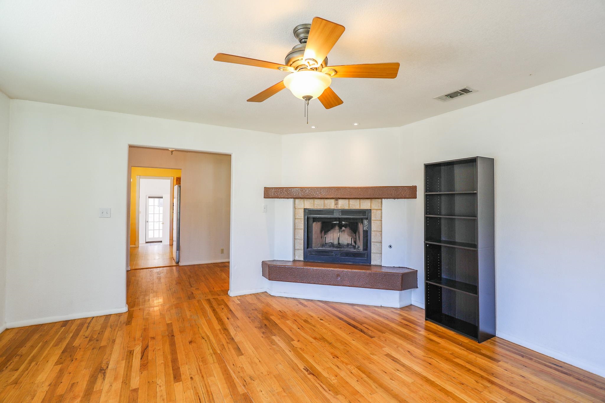 2307 Baylor AVE