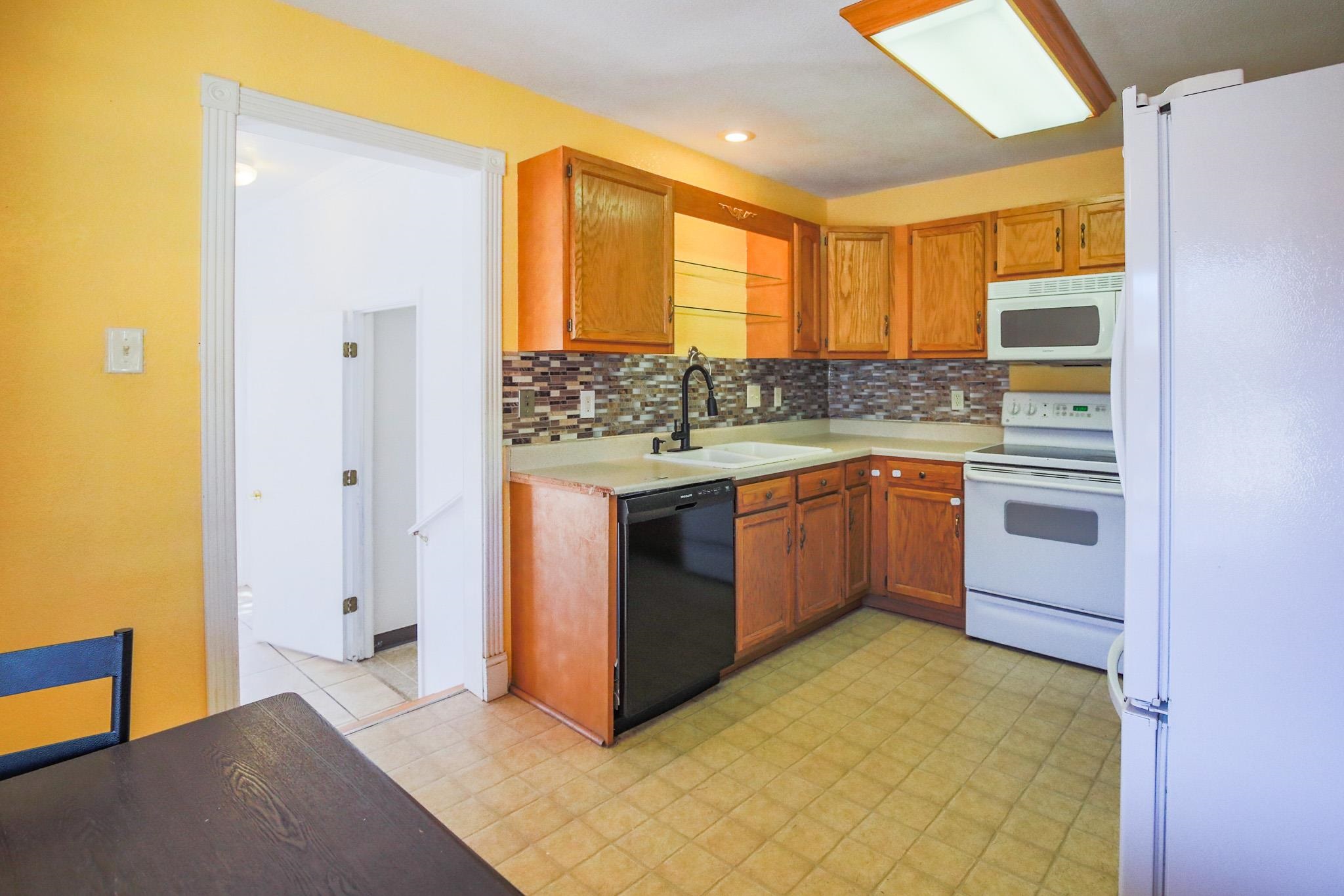 2307 Baylor AVE