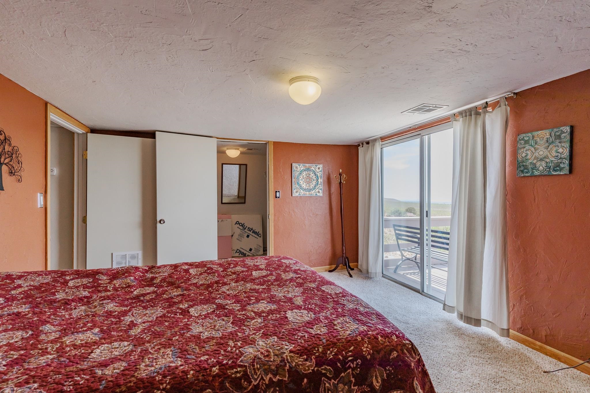 11 Lakeview Ct