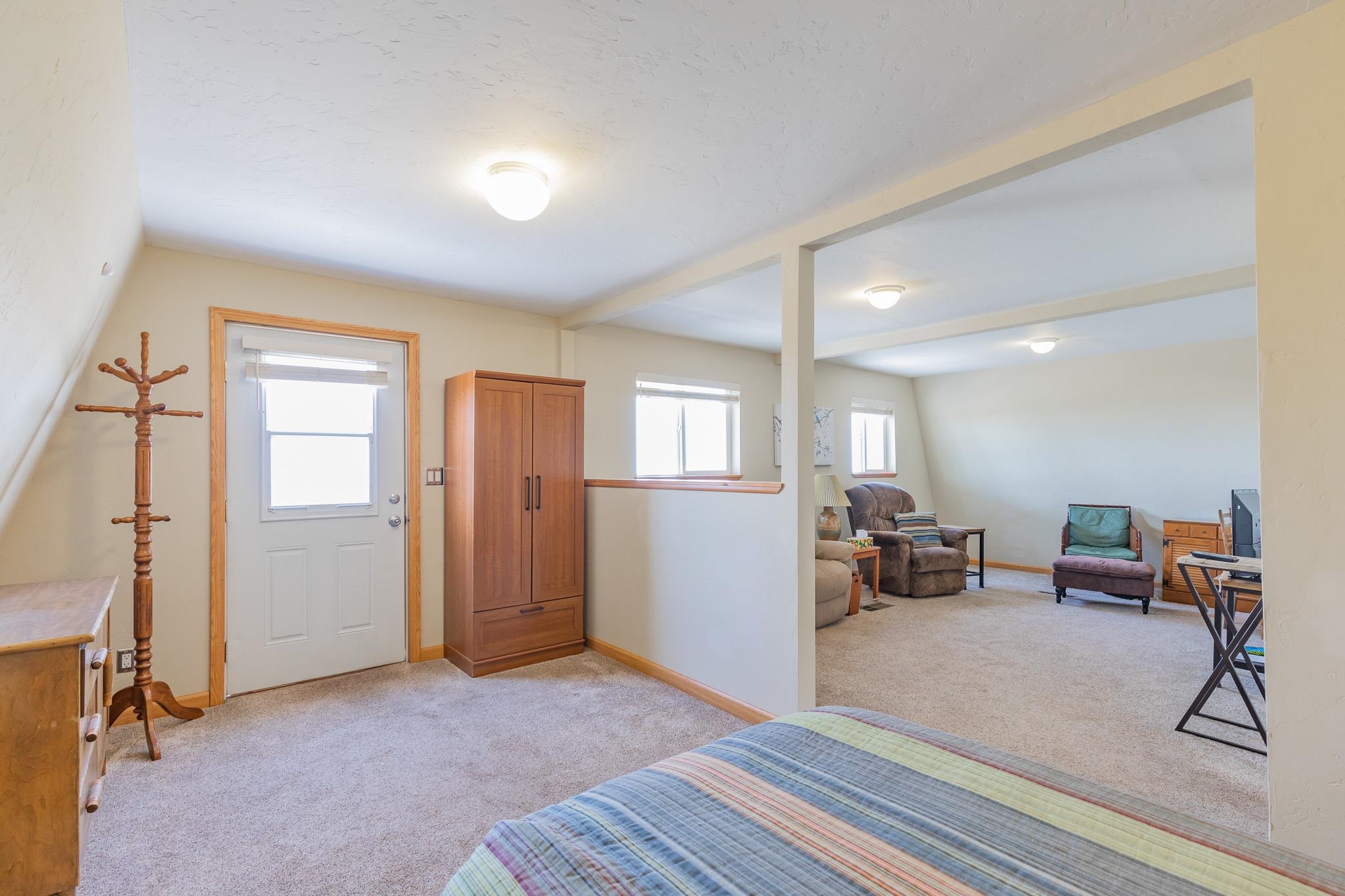 11 Lakeview Ct