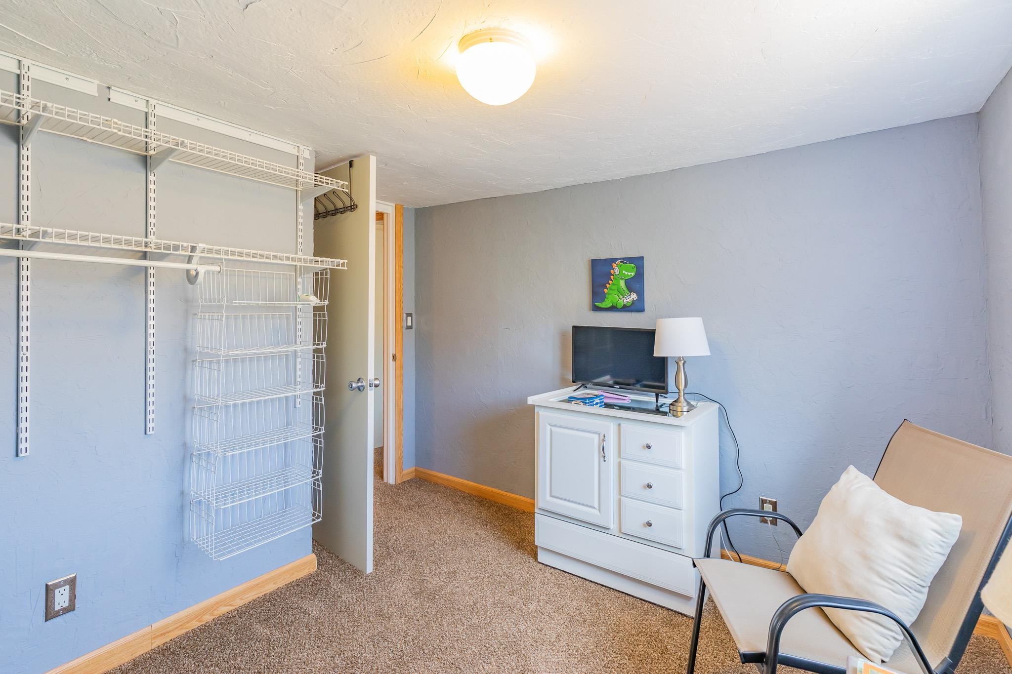 11 Lakeview Ct