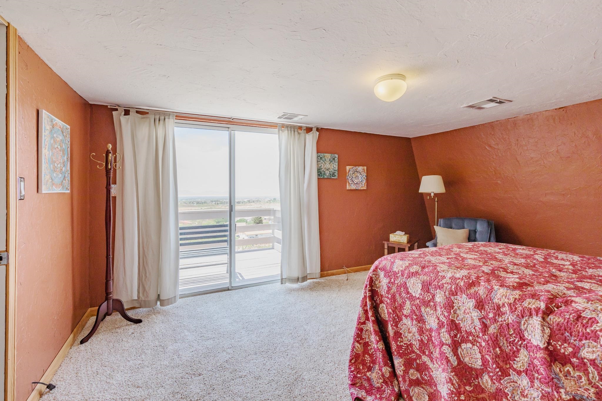 11 Lakeview Ct