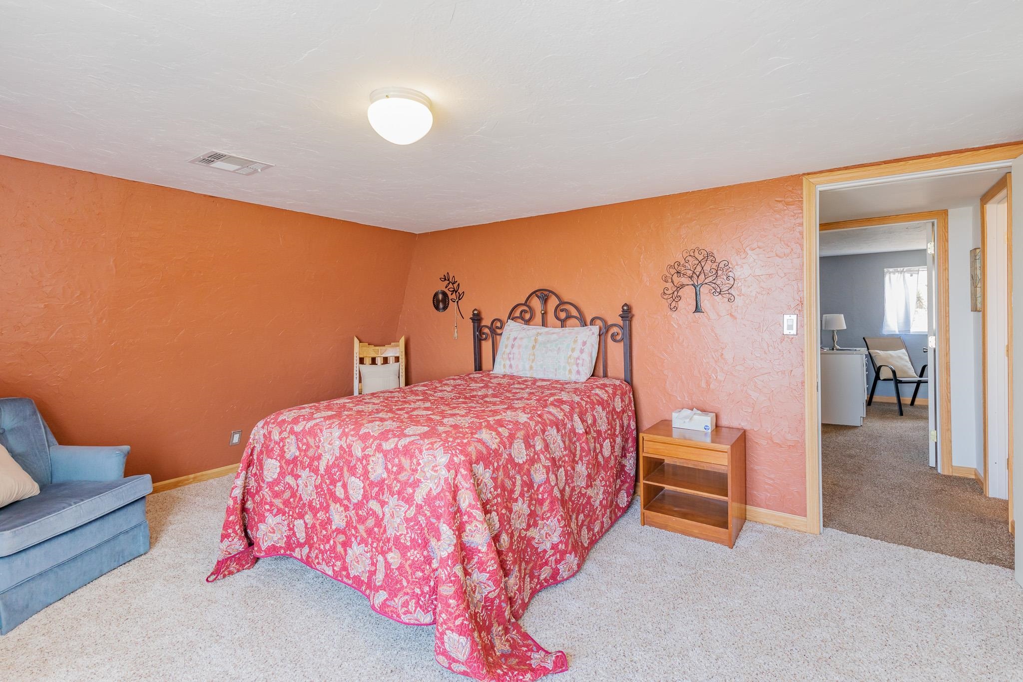 11 Lakeview Ct