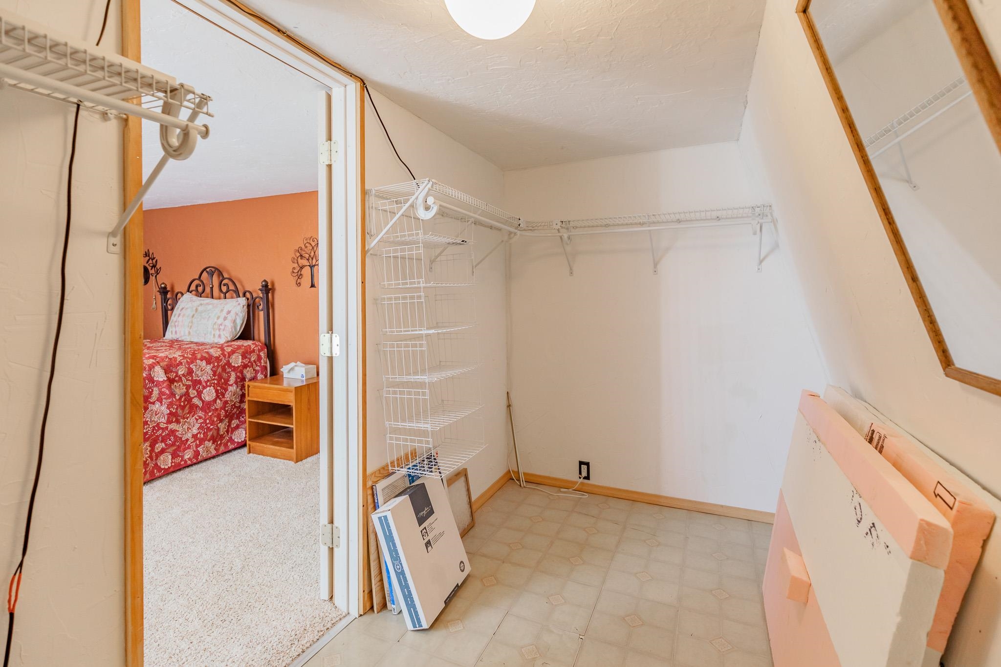 11 Lakeview Ct