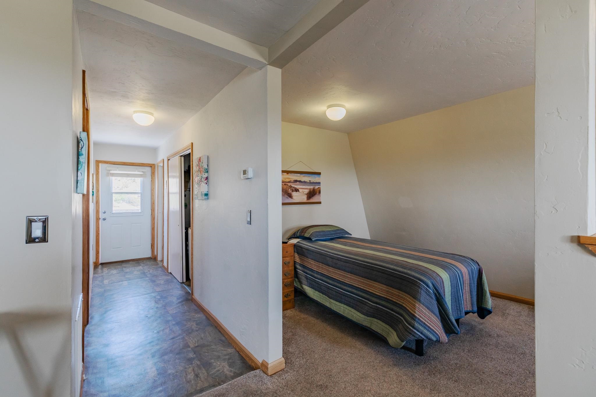 11 Lakeview Ct