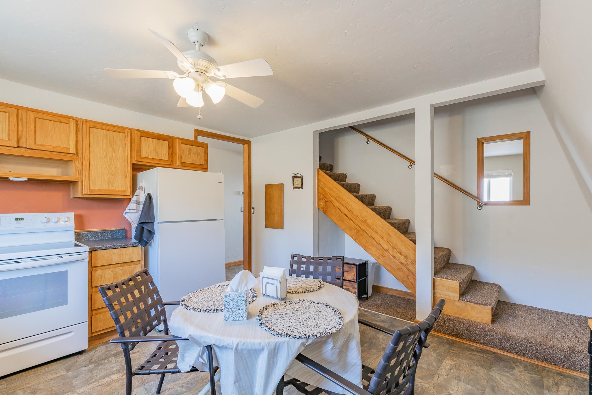 11 Lakeview Ct