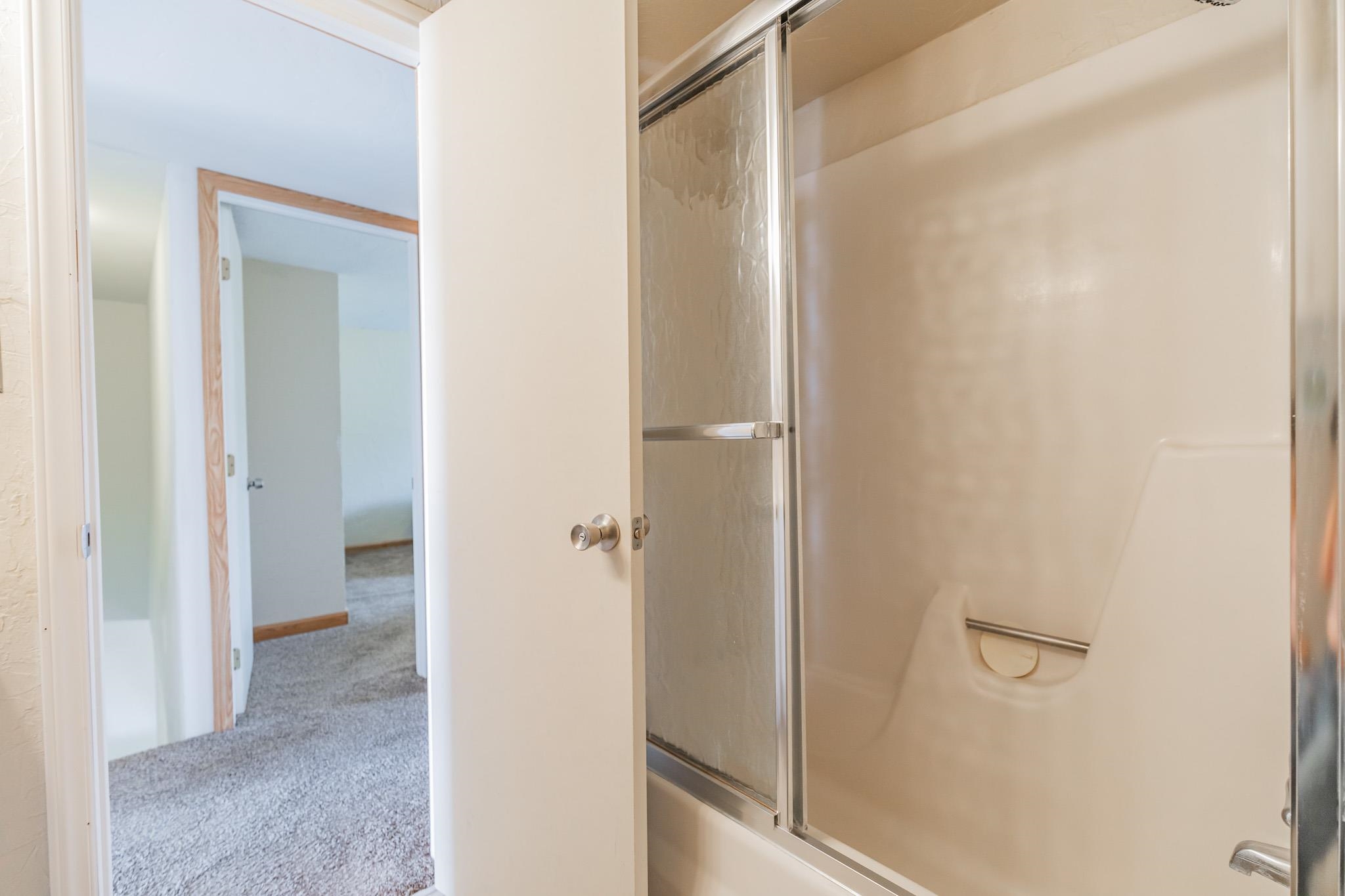 11 Lakeview Ct