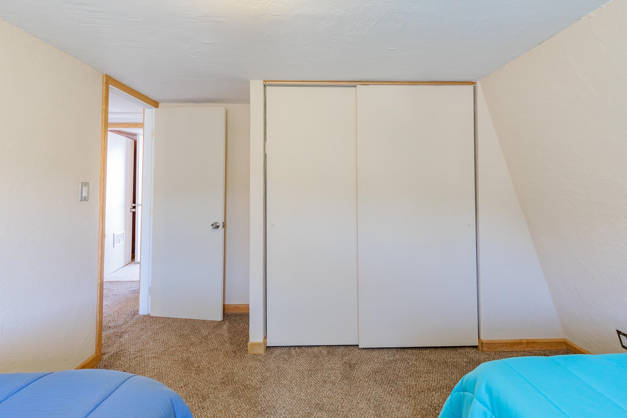 11 Lakeview Ct