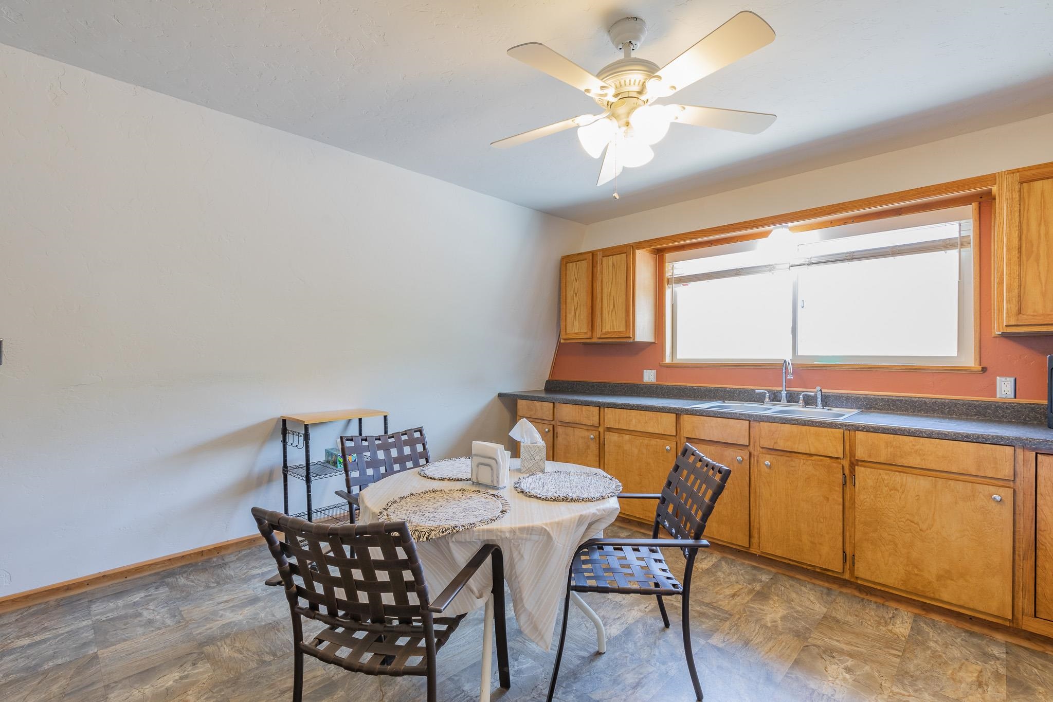 11 Lakeview Ct