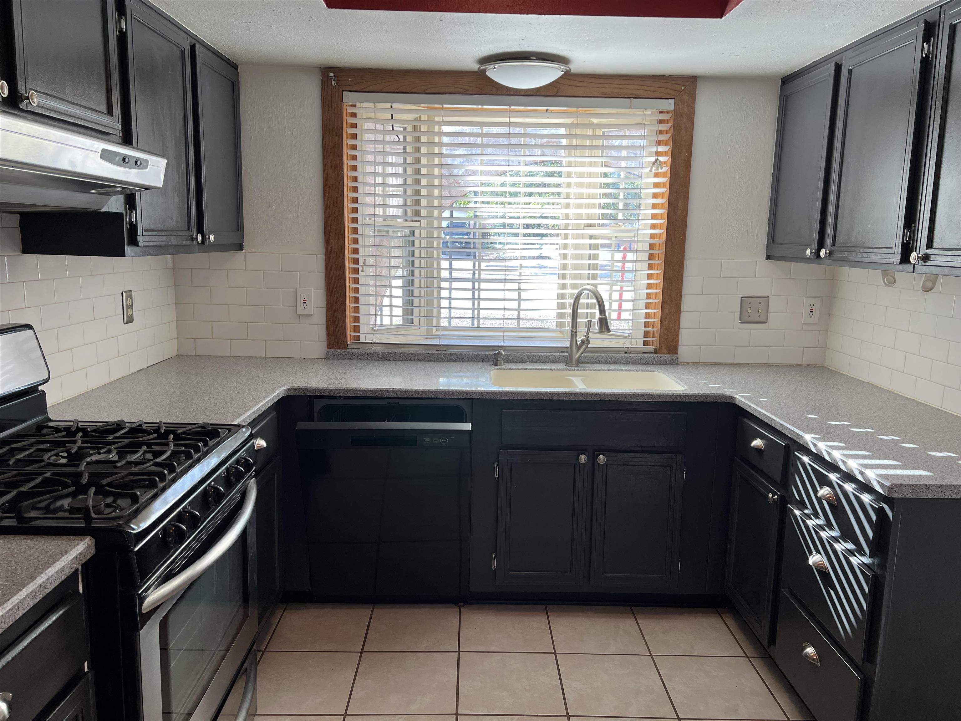 1003 Scenic DR