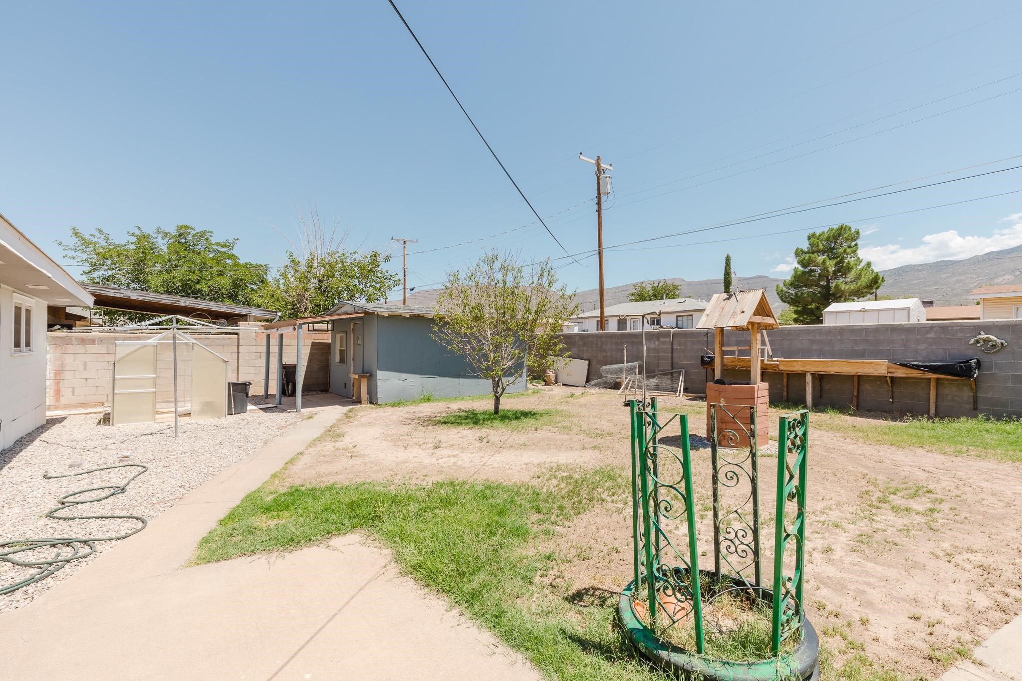 904 Spruce AVE