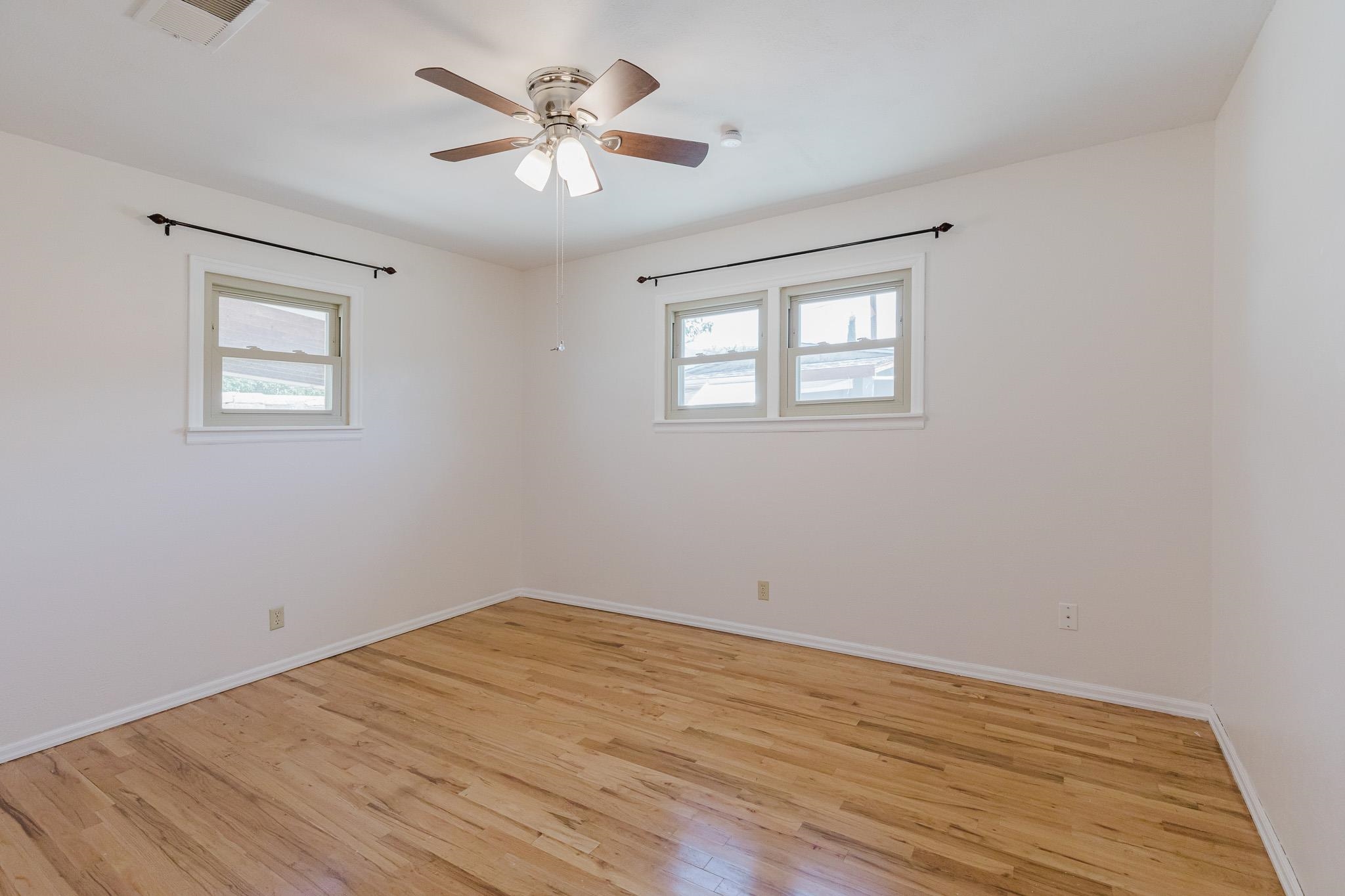904 Spruce AVE