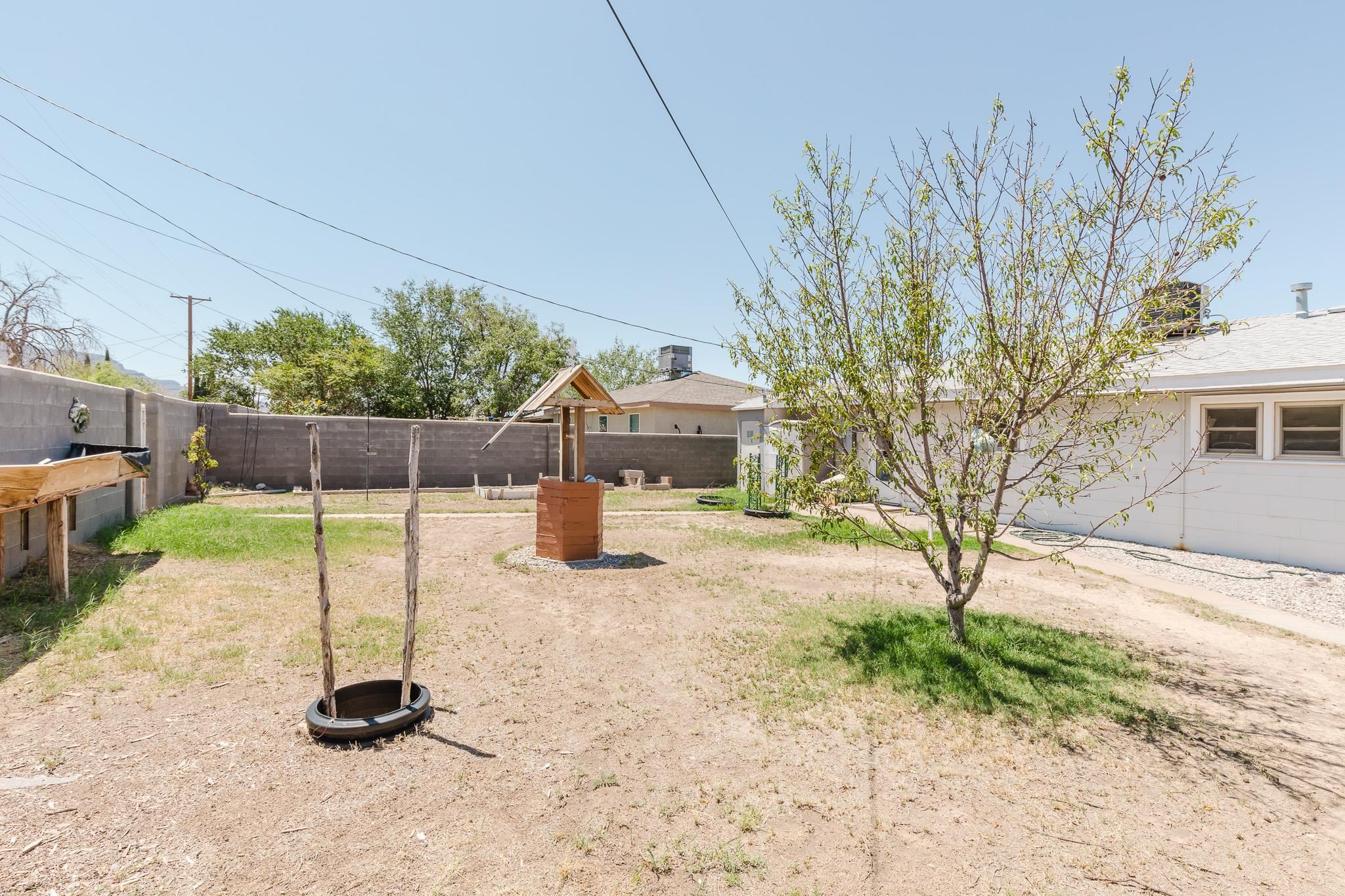 904 Spruce AVE