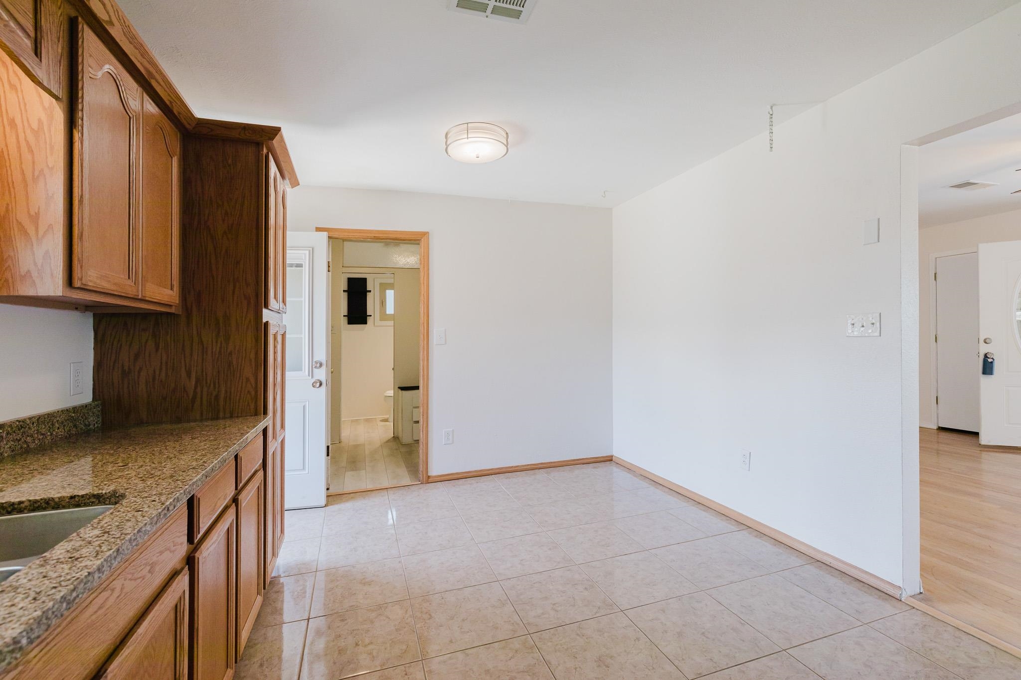 904 Spruce AVE