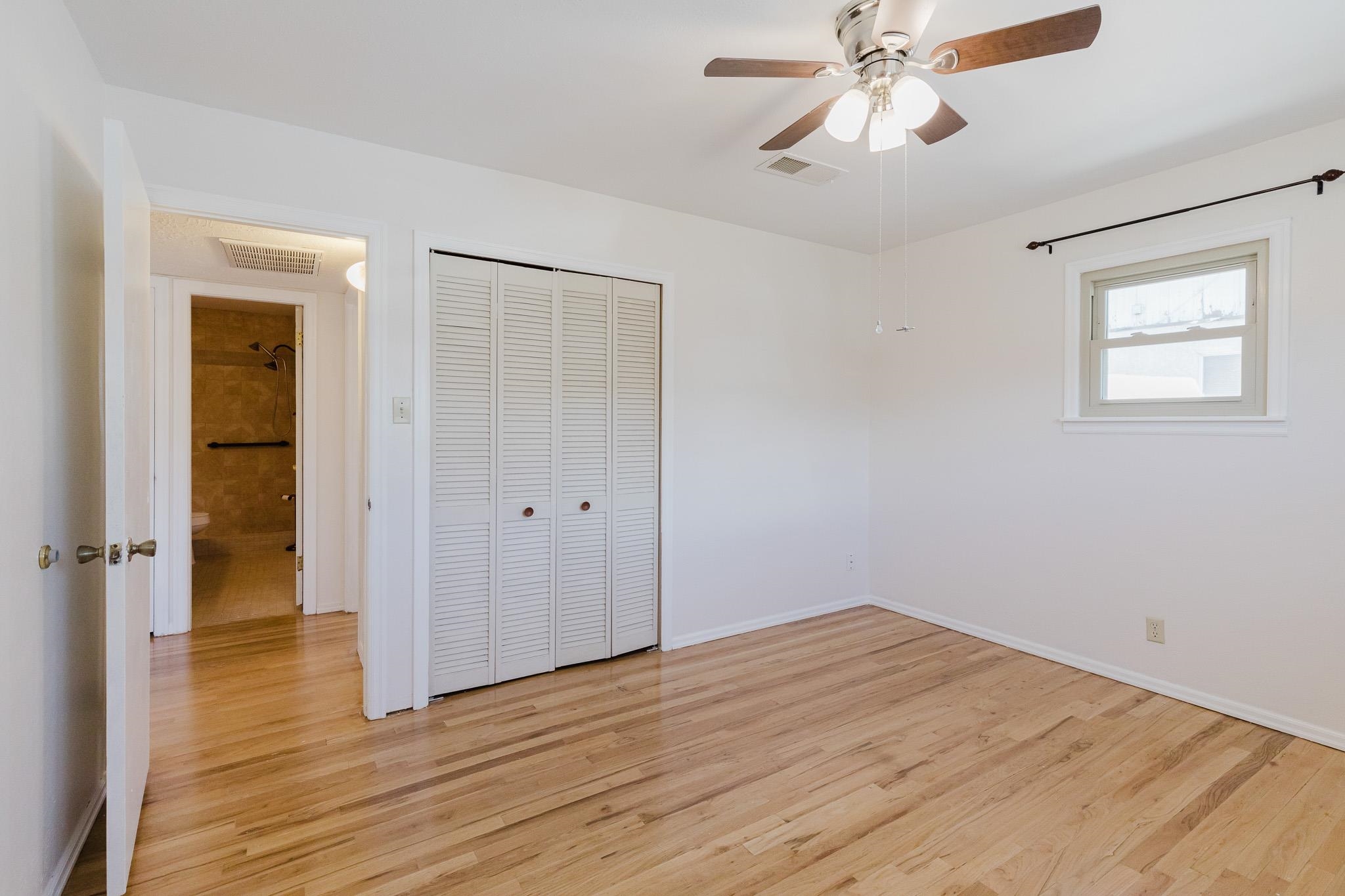 904 Spruce AVE