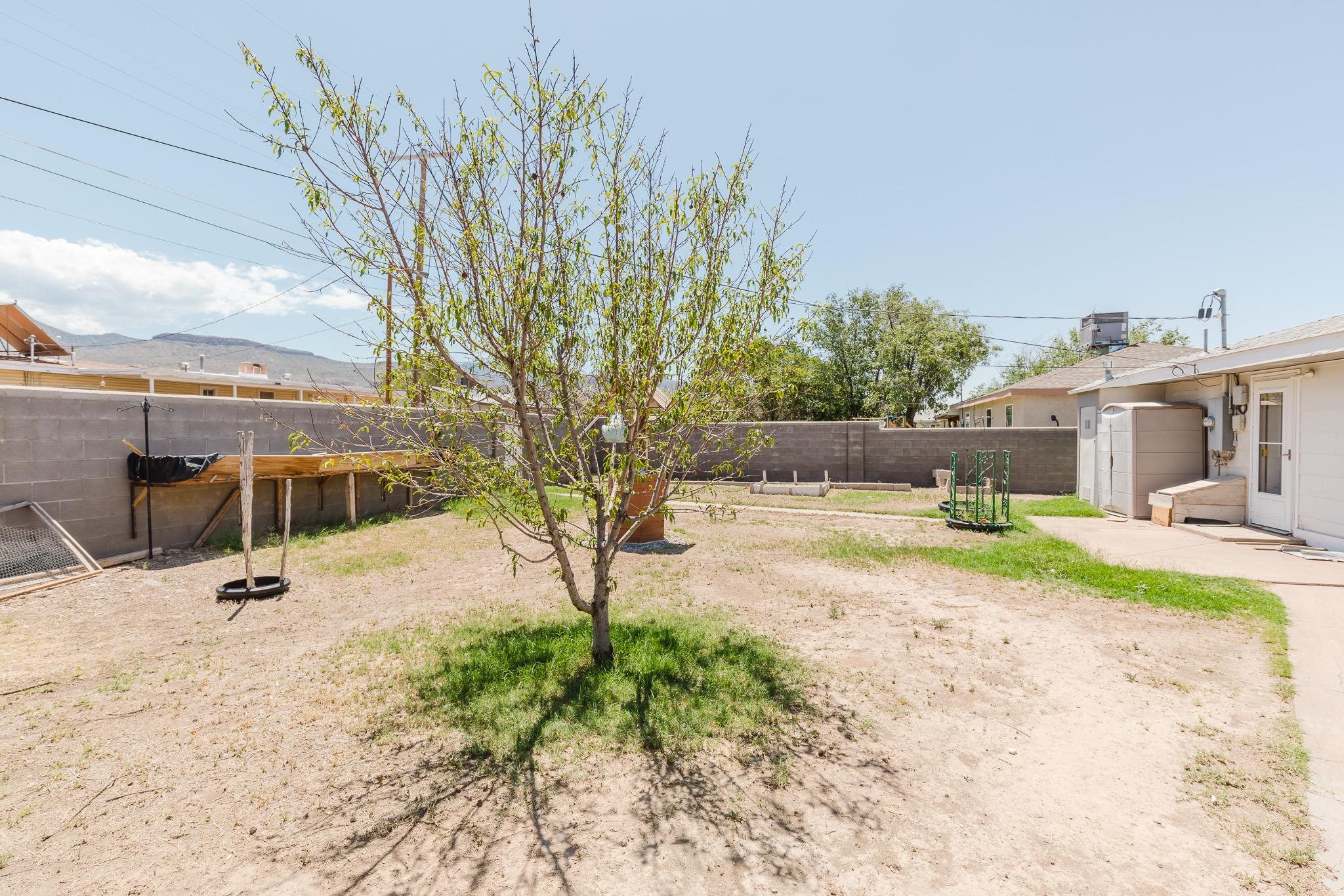 904 Spruce AVE
