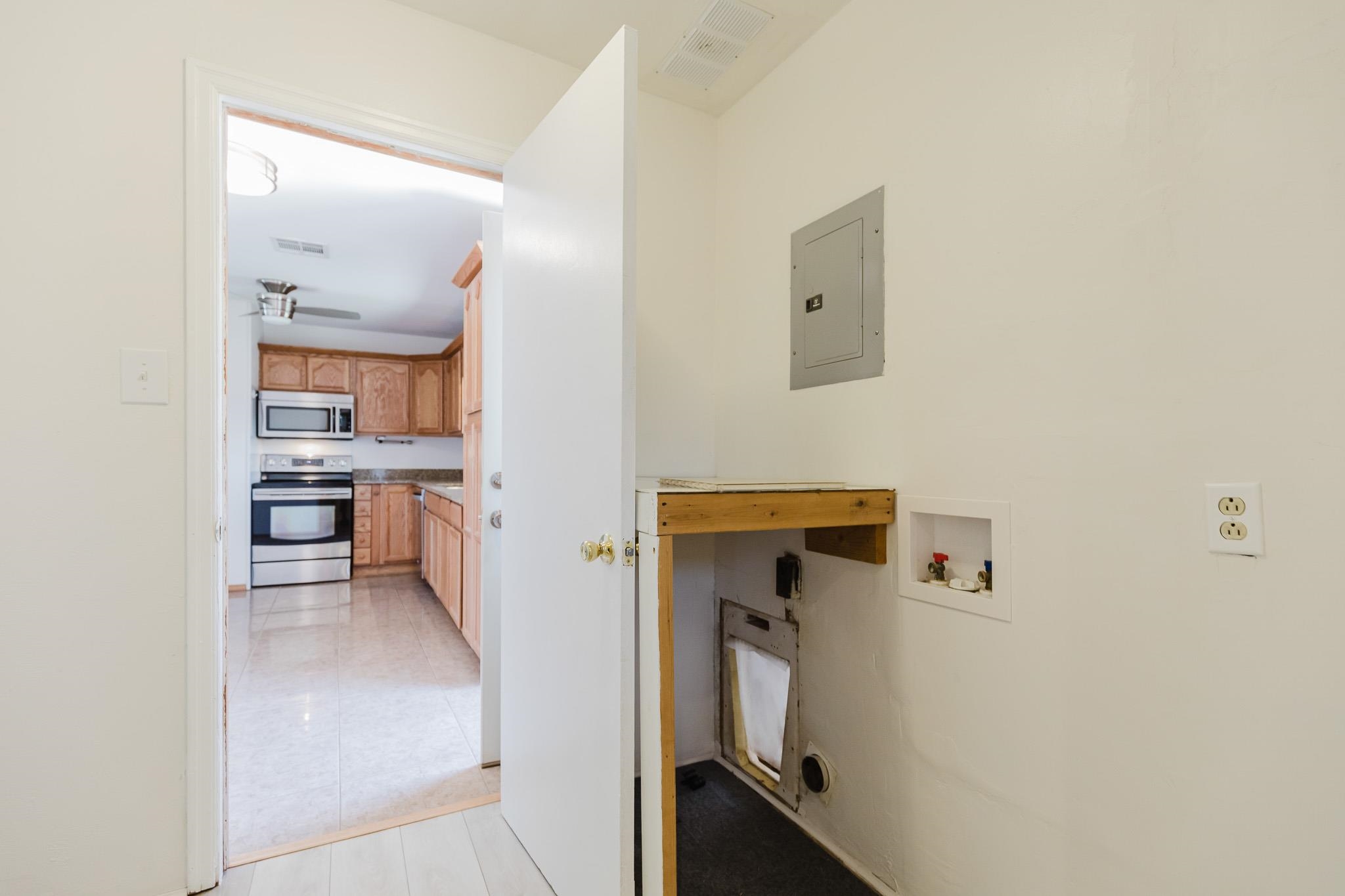 904 Spruce AVE