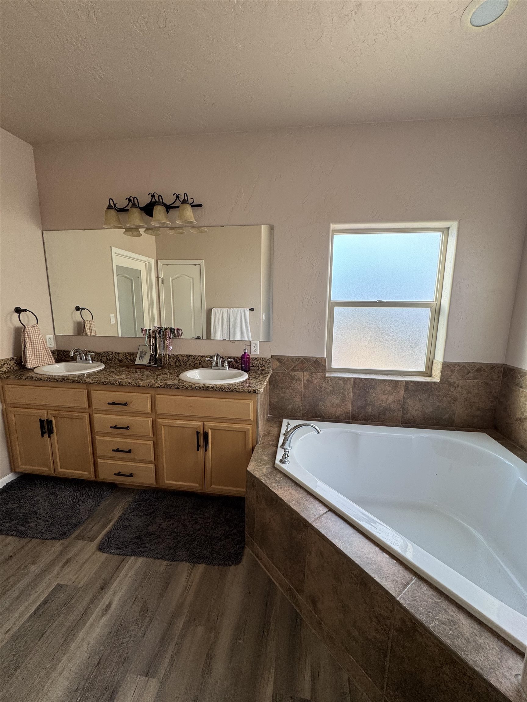 3414 Red Arroyo DR