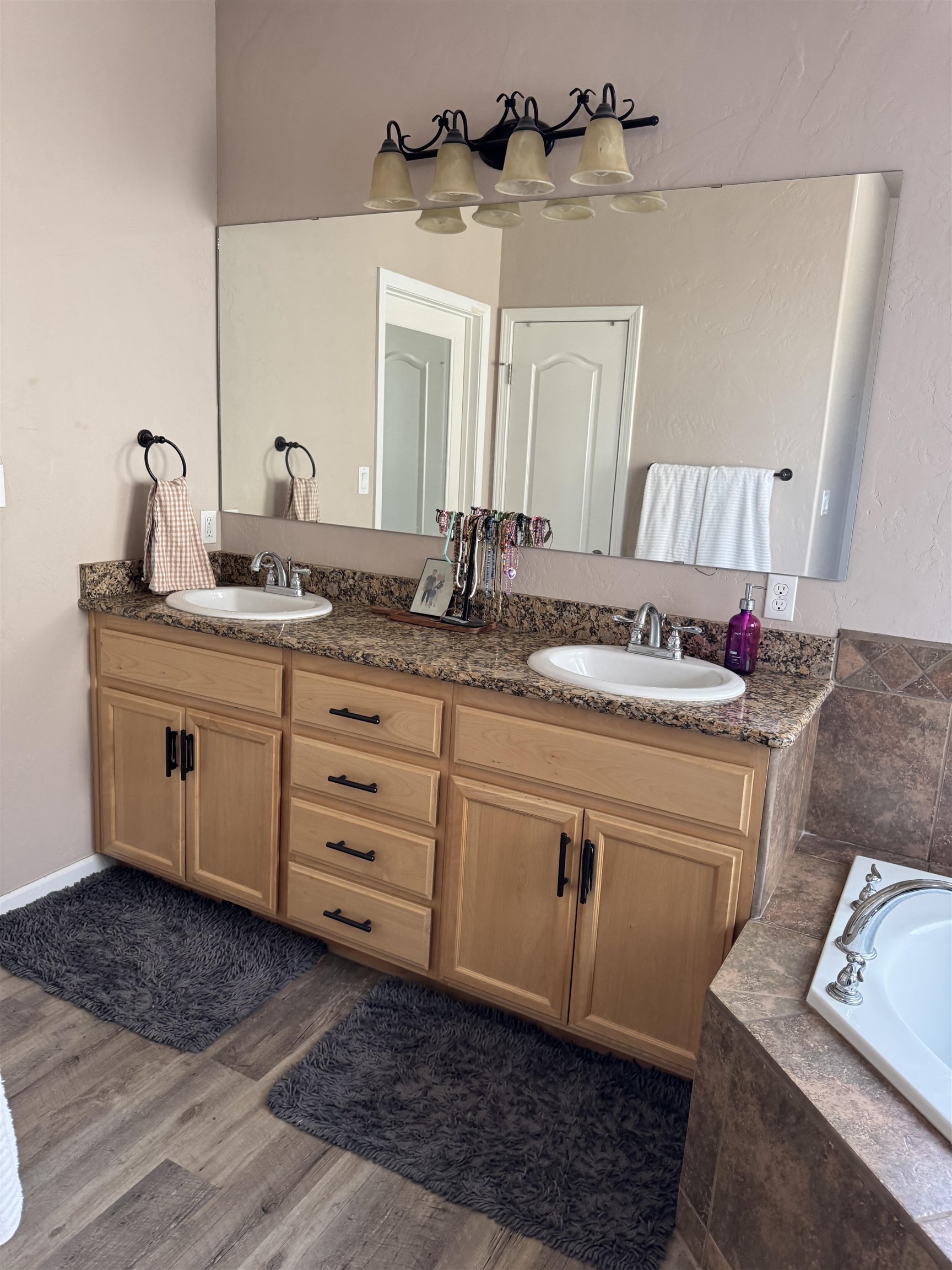 3414 Red Arroyo DR