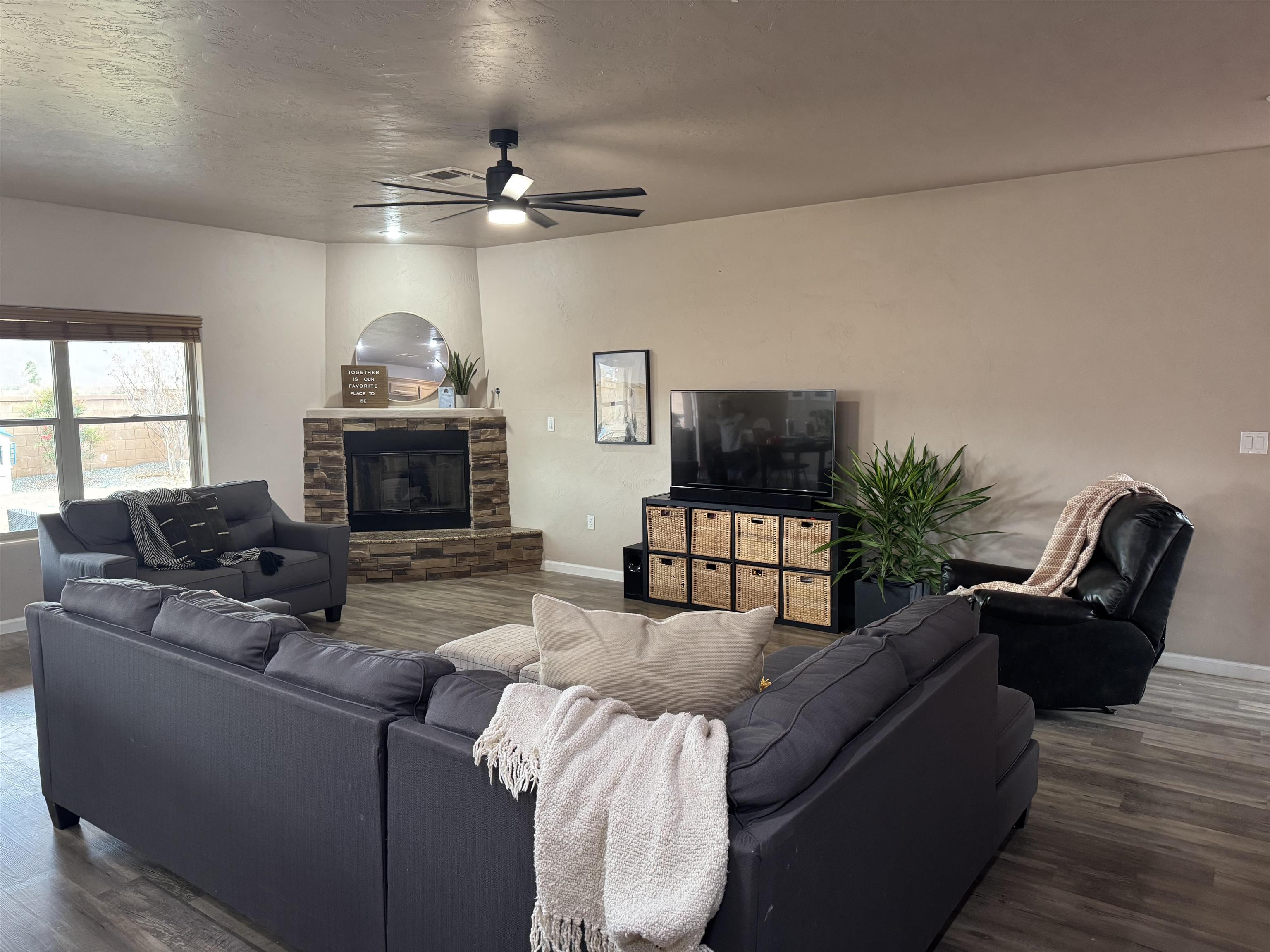 3414 Red Arroyo DR