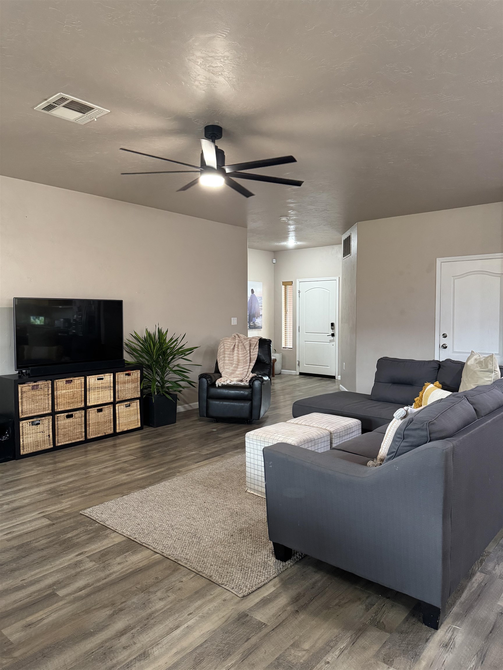 3414 Red Arroyo DR