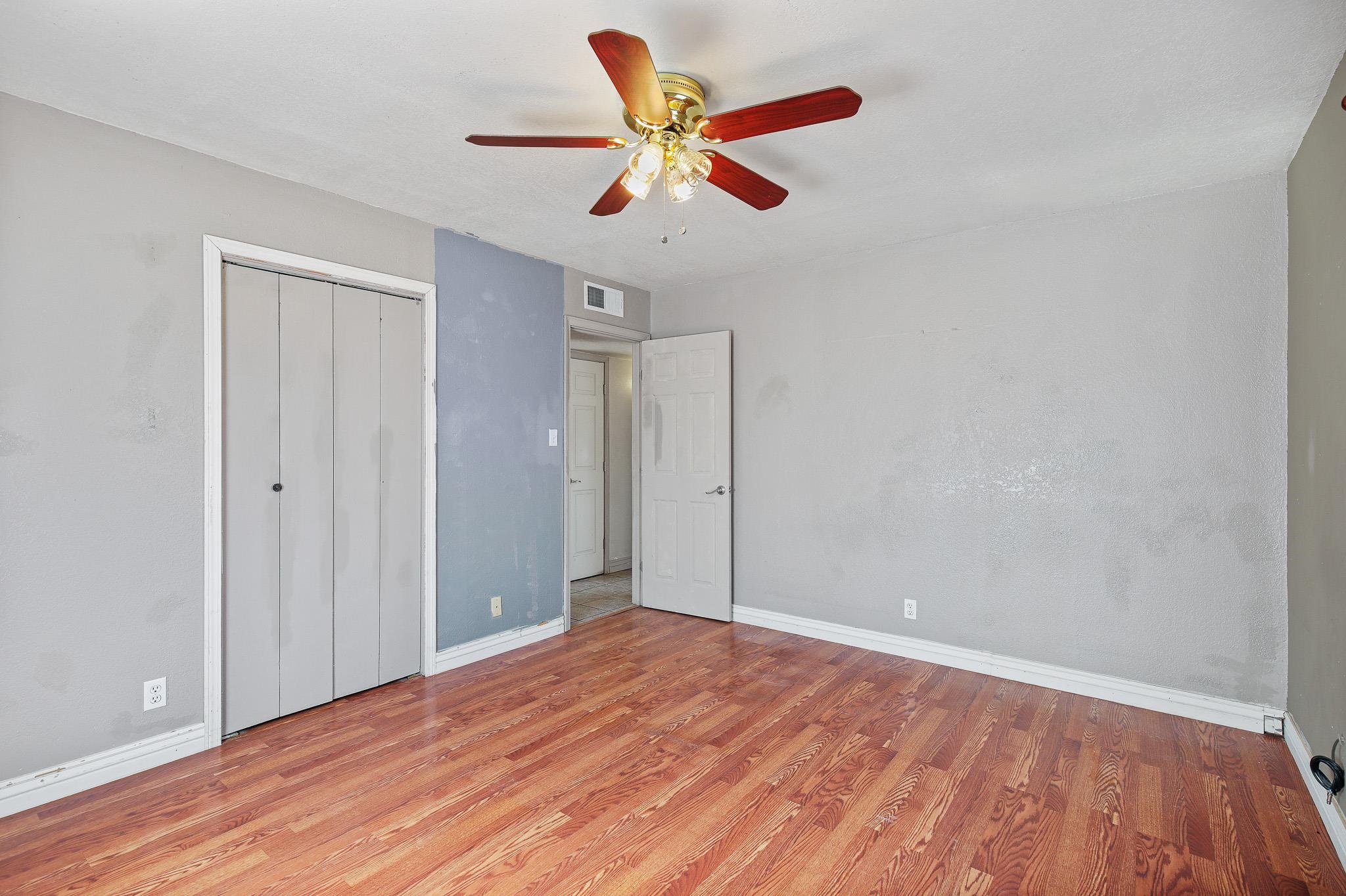 1200 Uranus DR