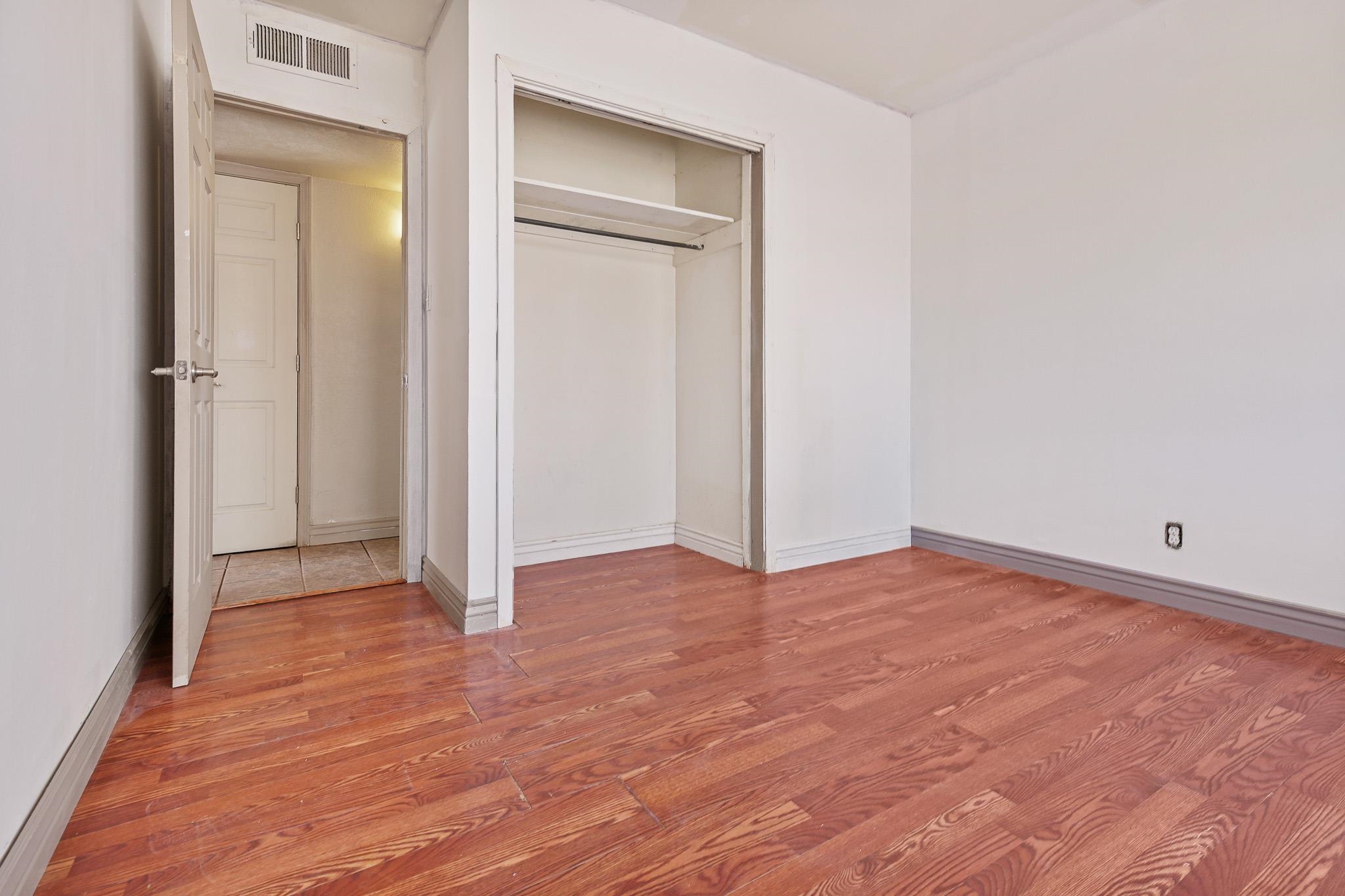 1200 Uranus DR