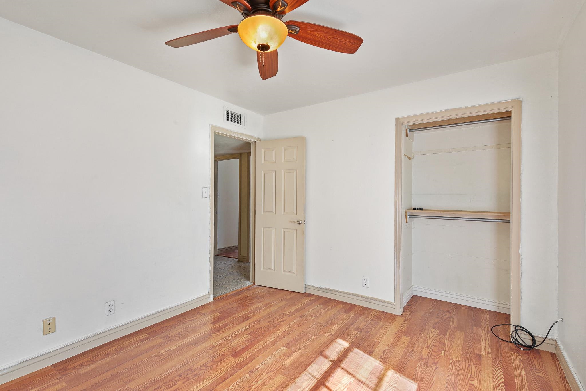 1200 Uranus DR