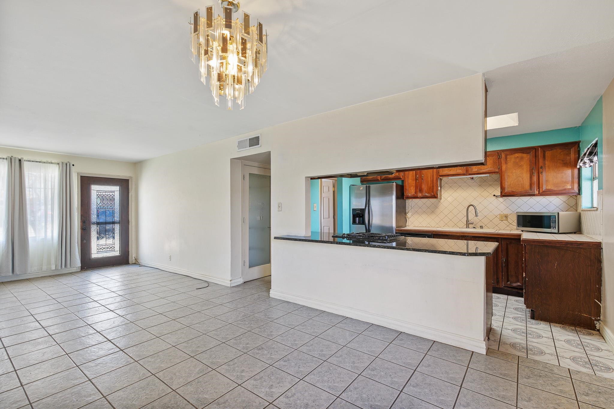 1200 Uranus DR