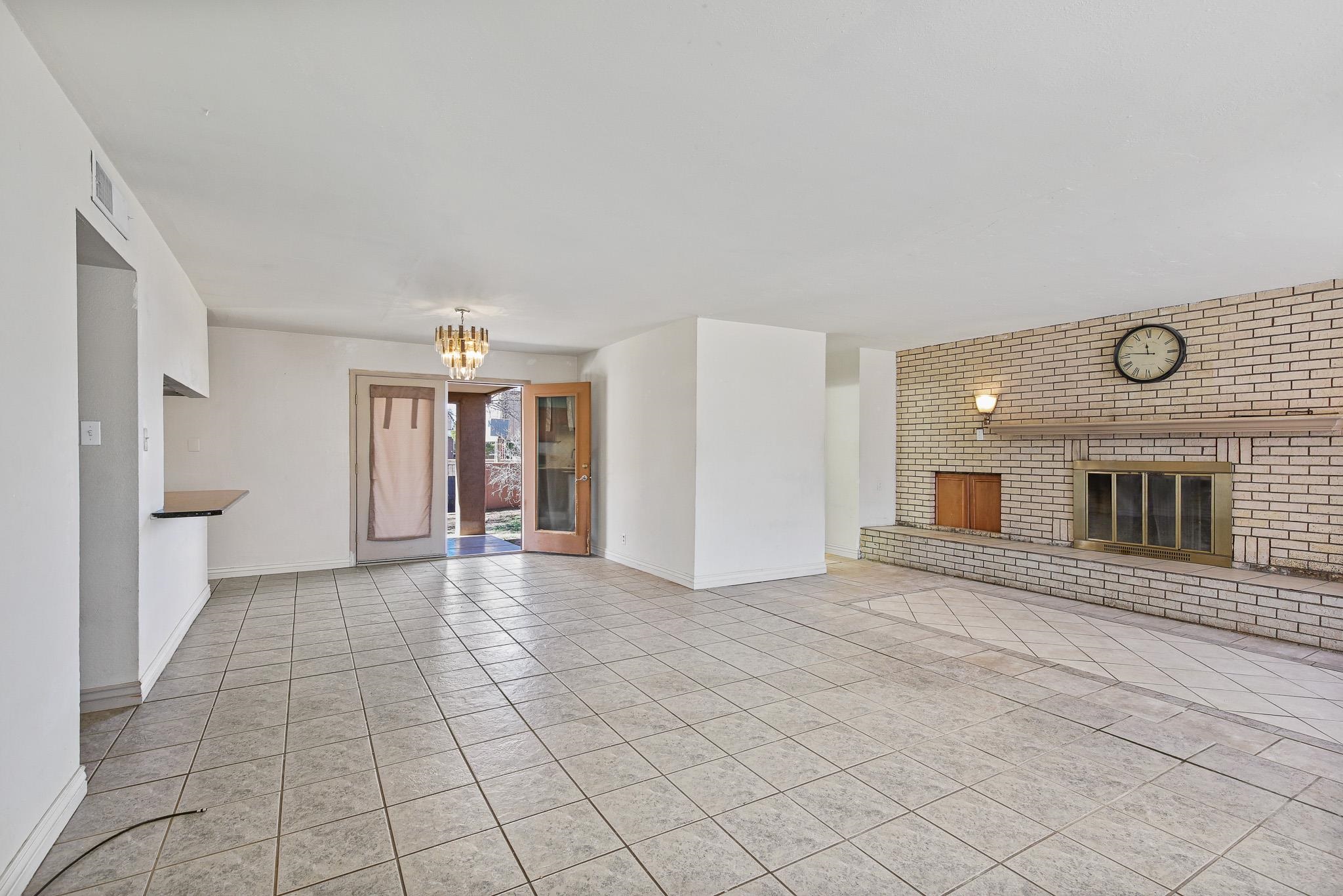 1200 Uranus DR