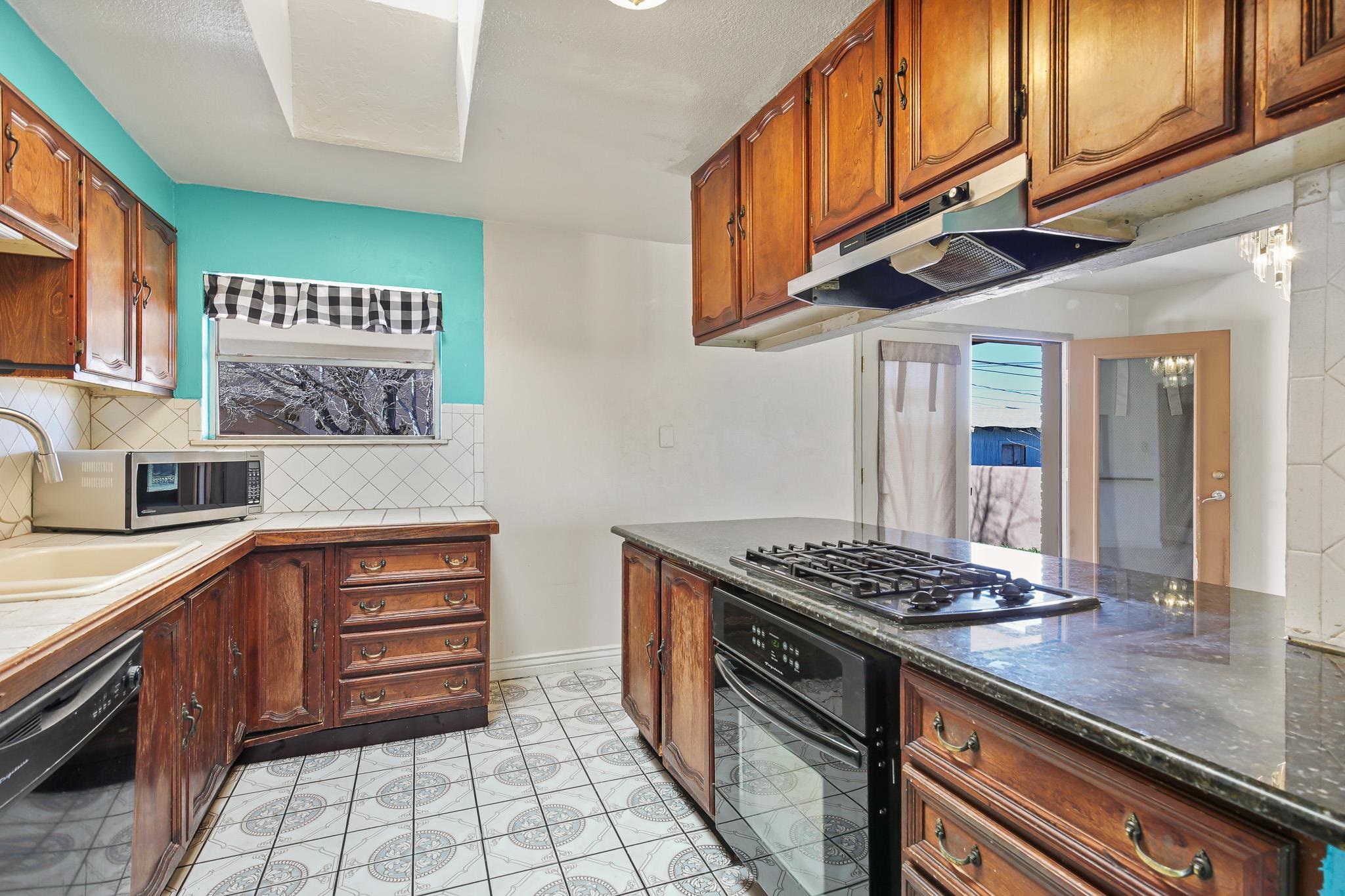 1200 Uranus DR