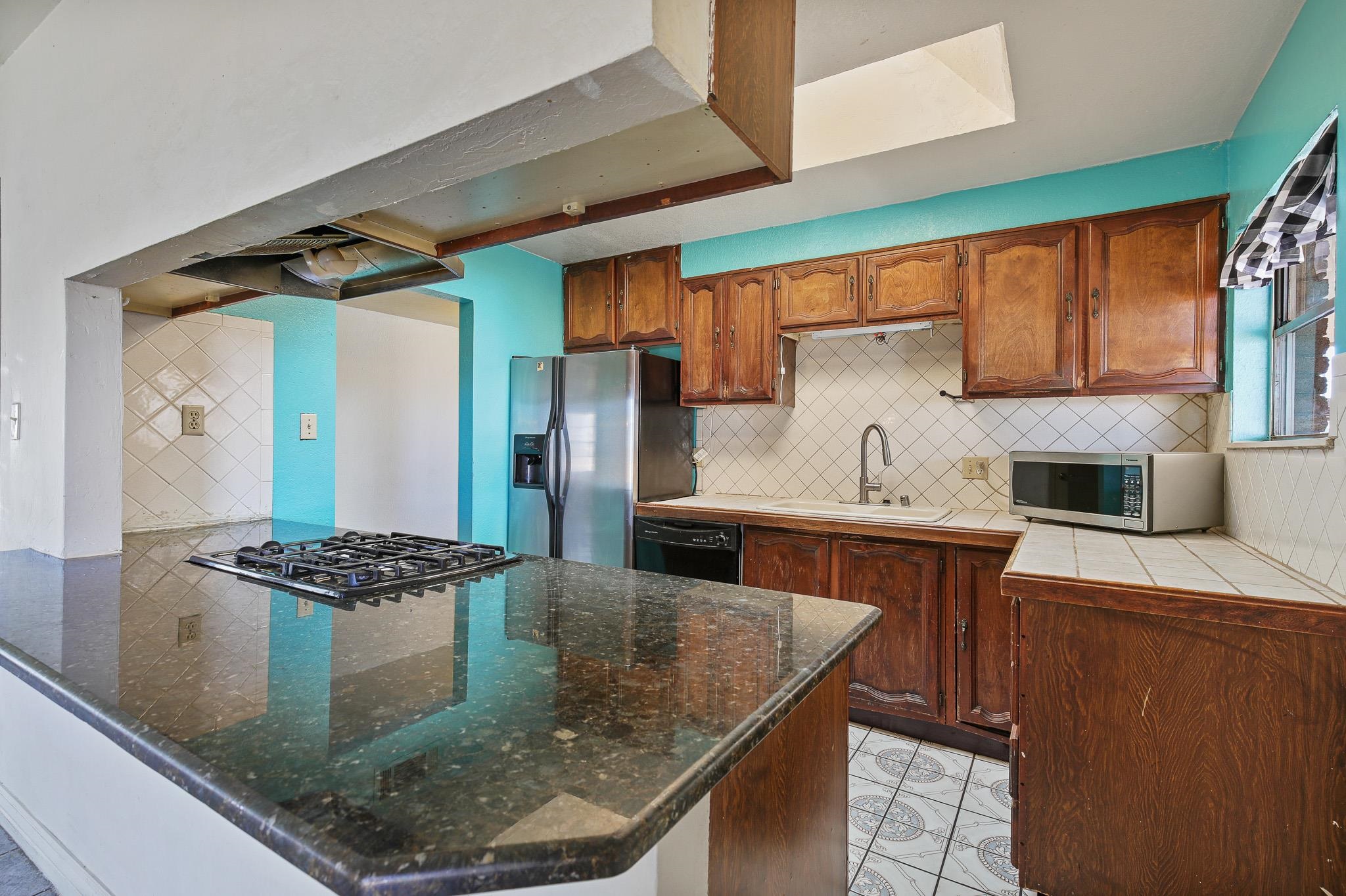 1200 Uranus DR