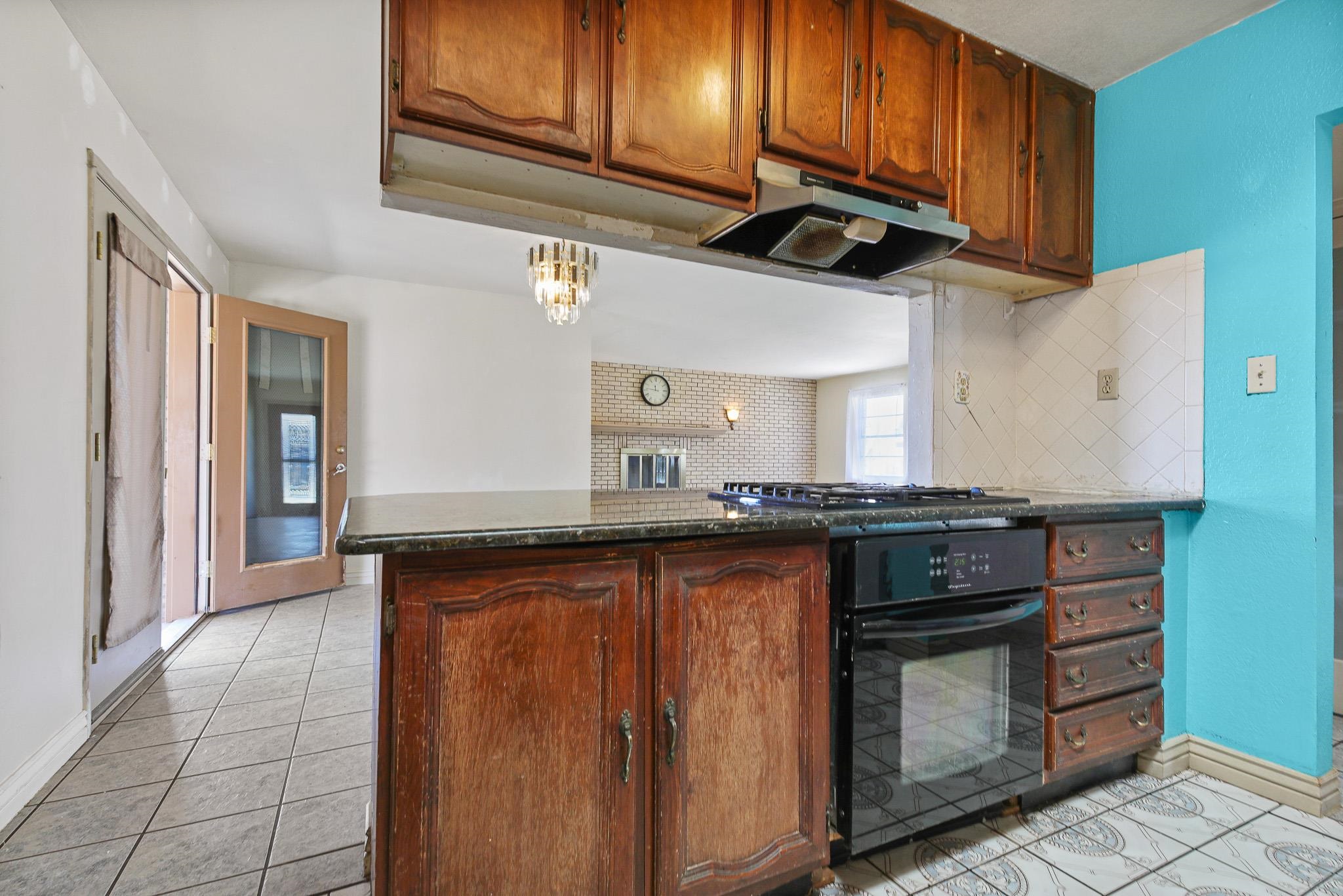 1200 Uranus DR