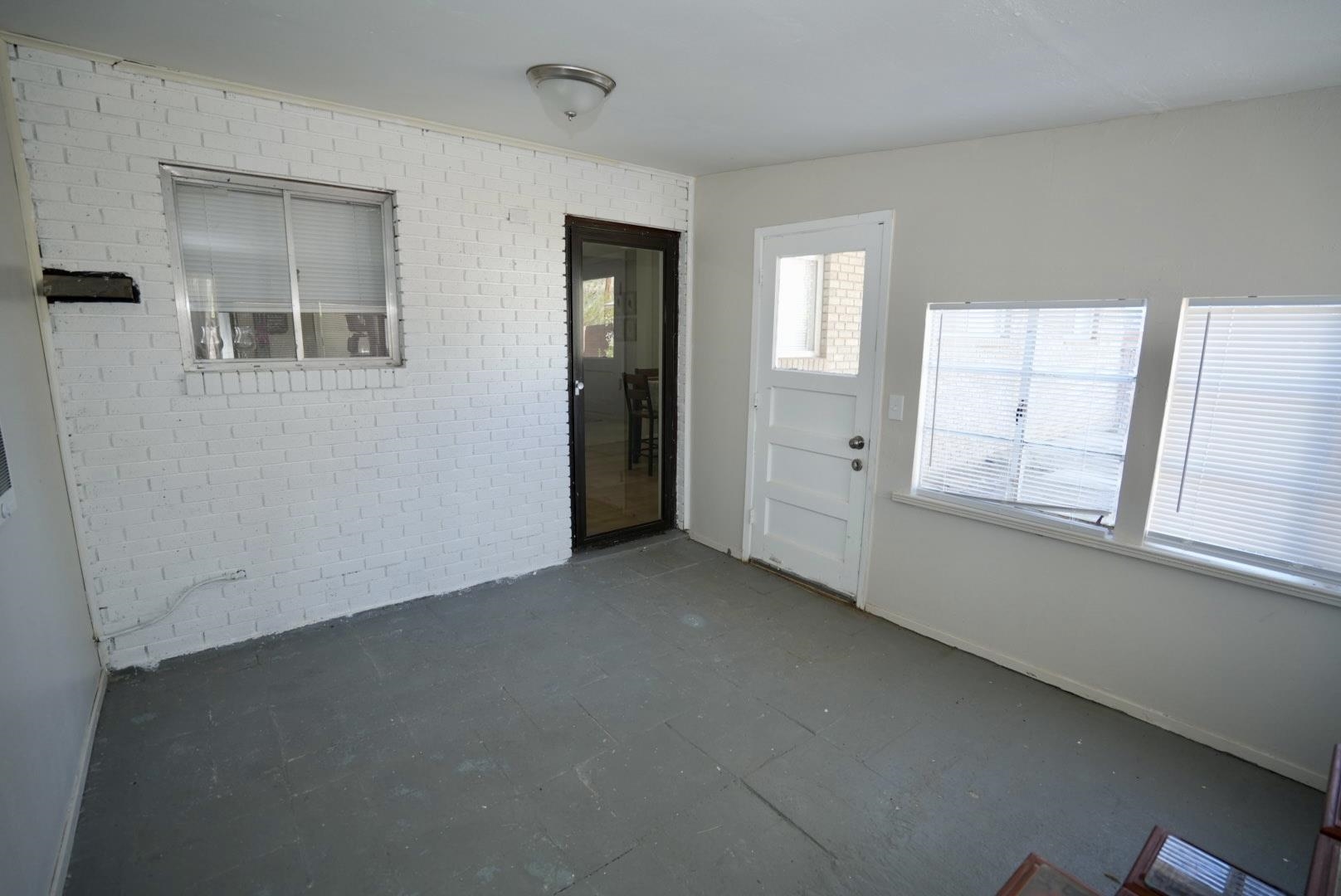 2402 Tulane AVE