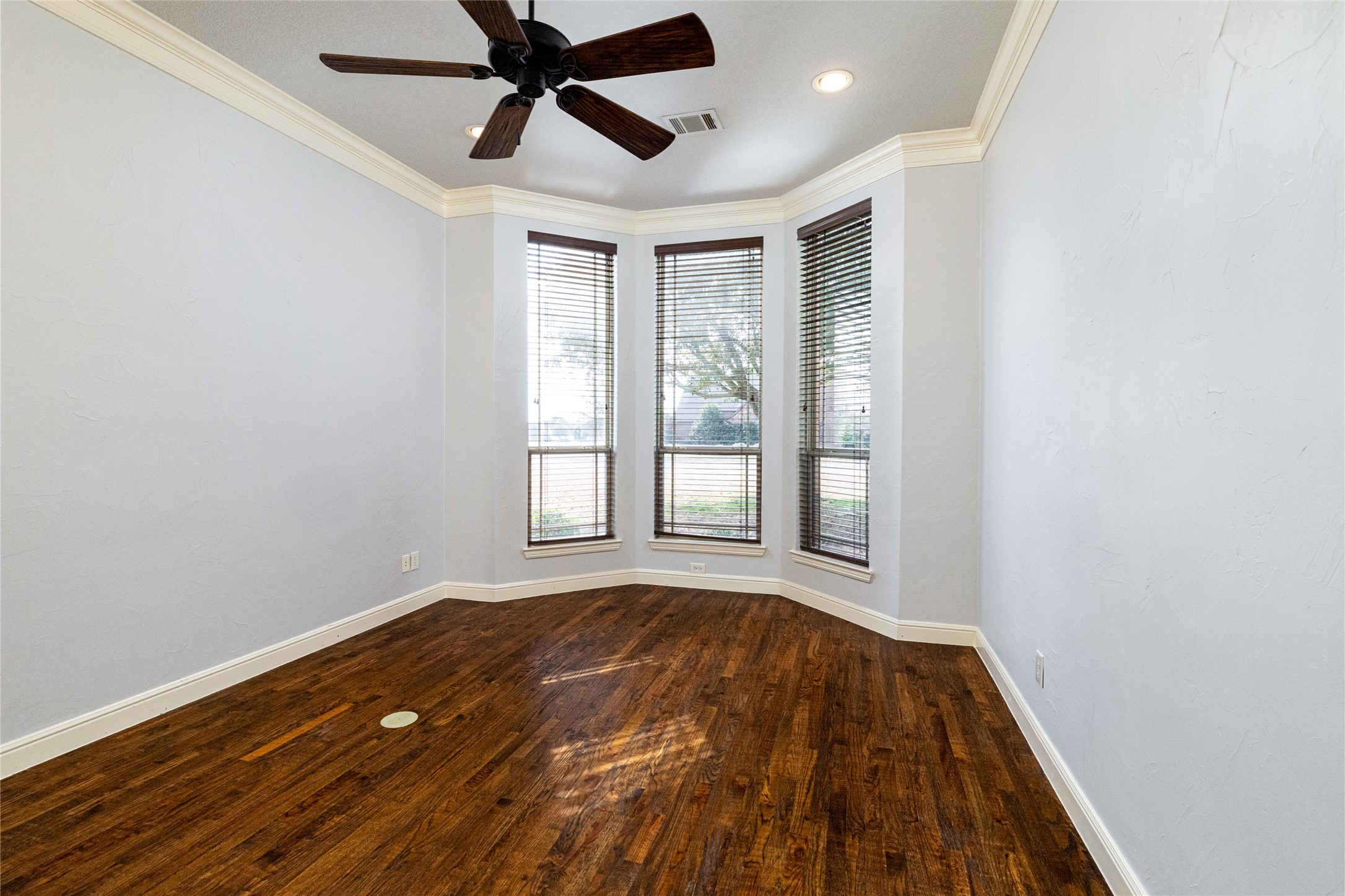 100 Mesquite Meadow Lane