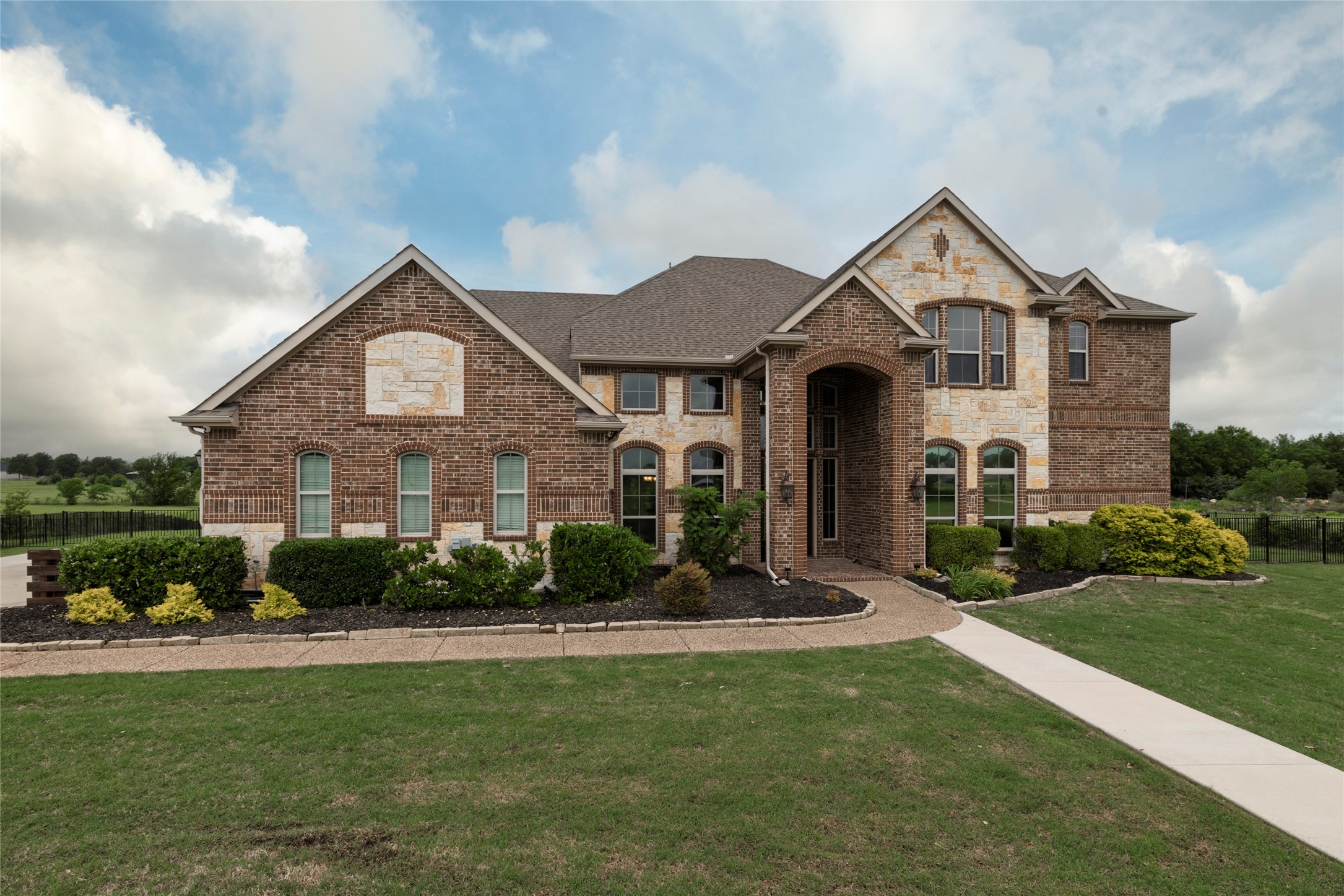 1413 Artesia Lane