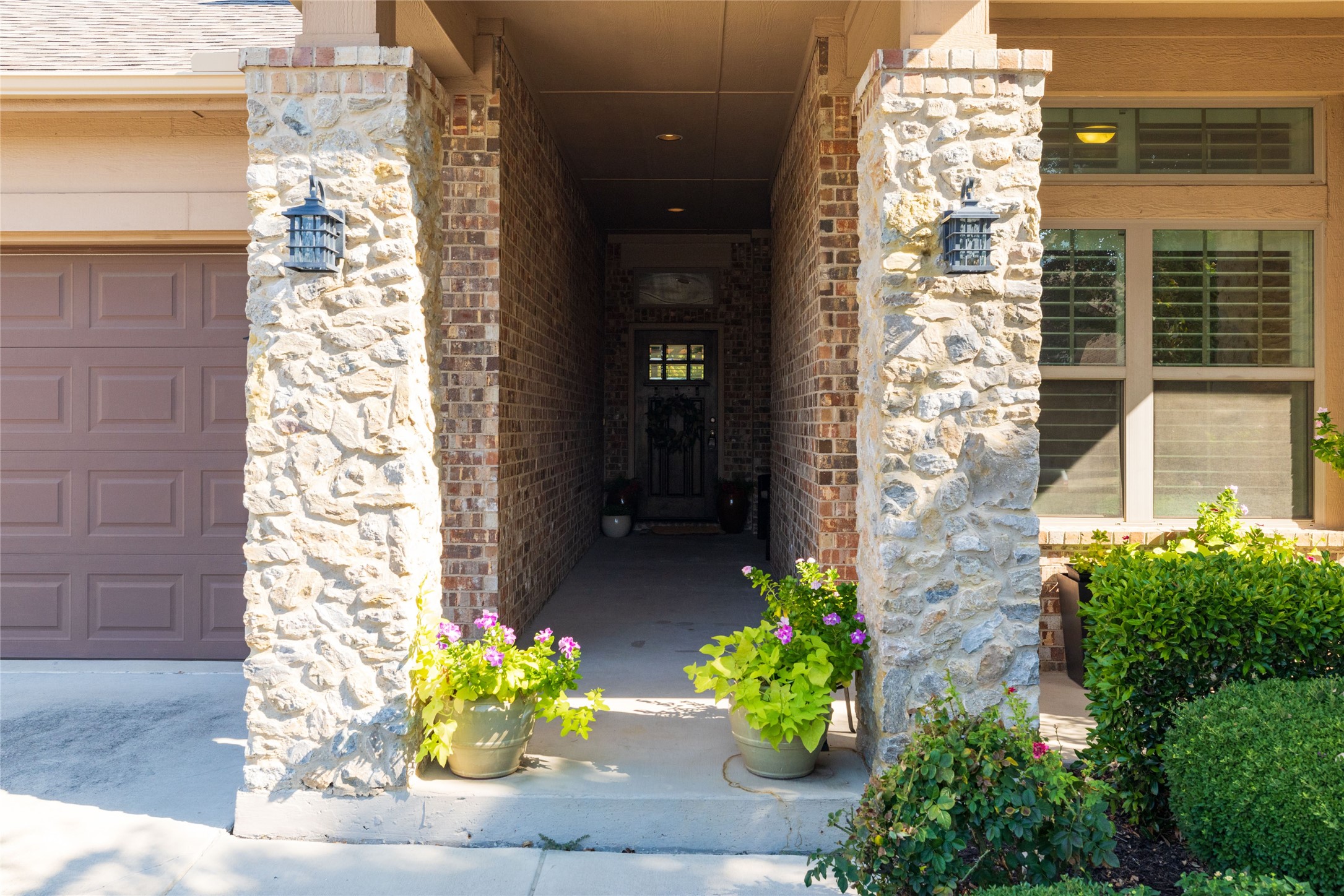 2505 Sanders Court