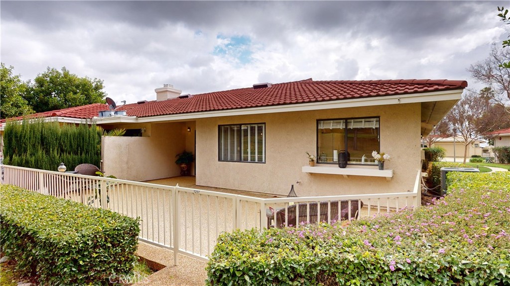 1257 Upland Hills Drive N